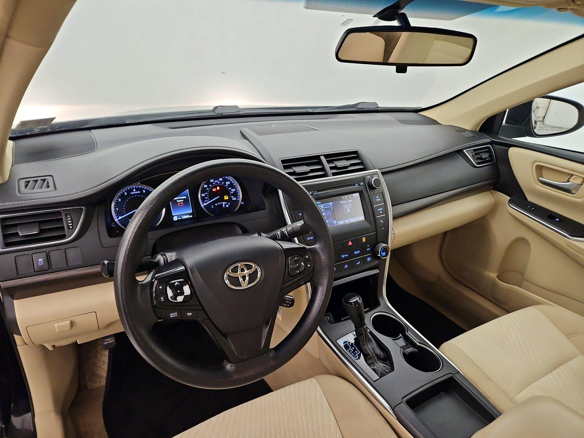 Thumbnail: 2017 Toyota Camry - 9