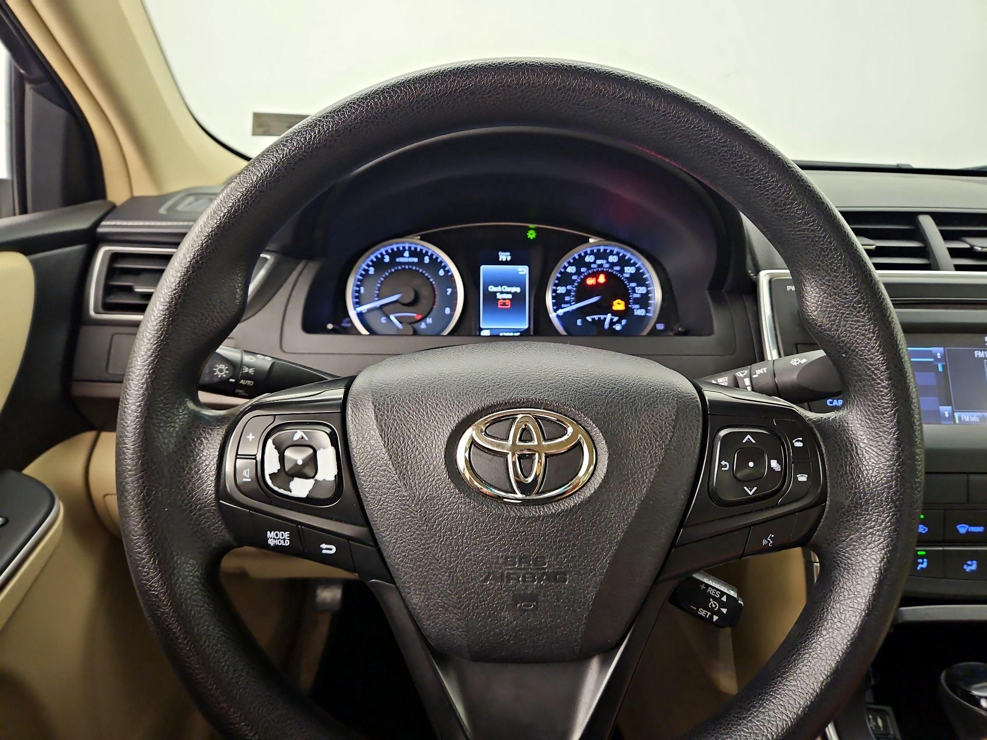 Thumbnail: 2017 Toyota Camry - 10