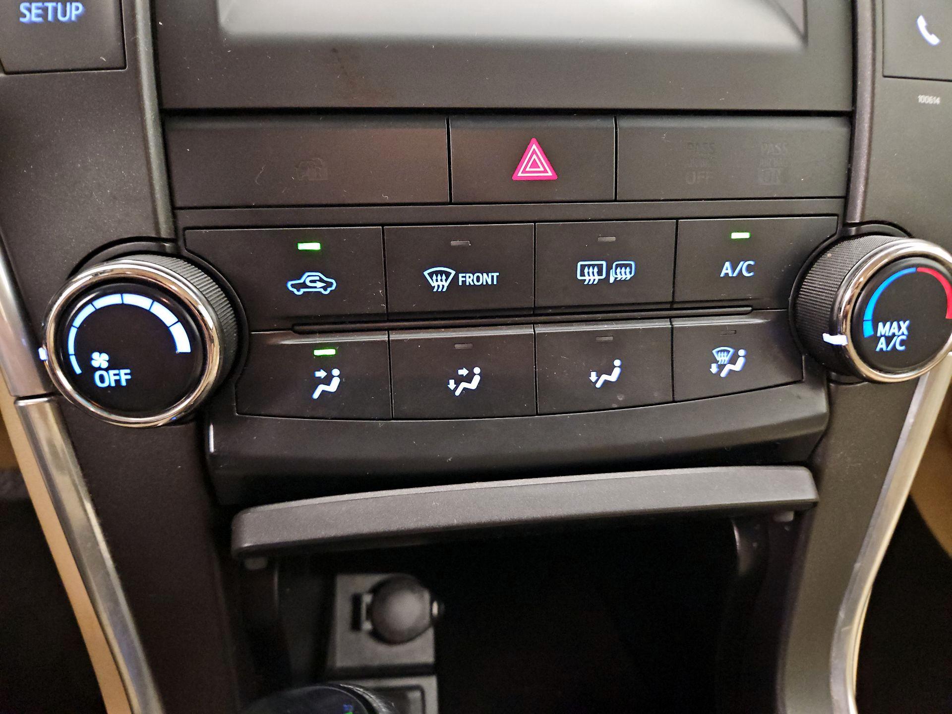 Thumbnail: 2017 Toyota Camry - 16