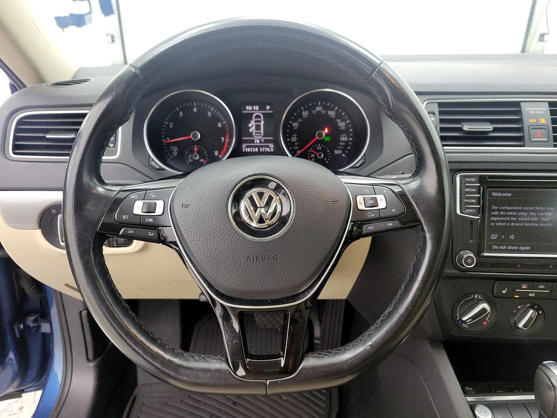 Thumbnail: 2018 Volkswagen Jetta - 10