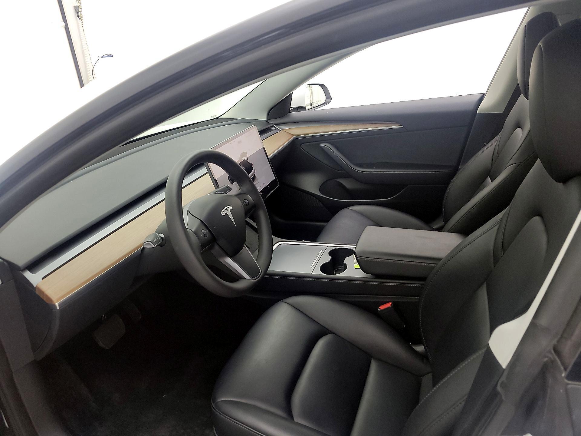 Thumbnail: 2023 Tesla Model 3 - 11