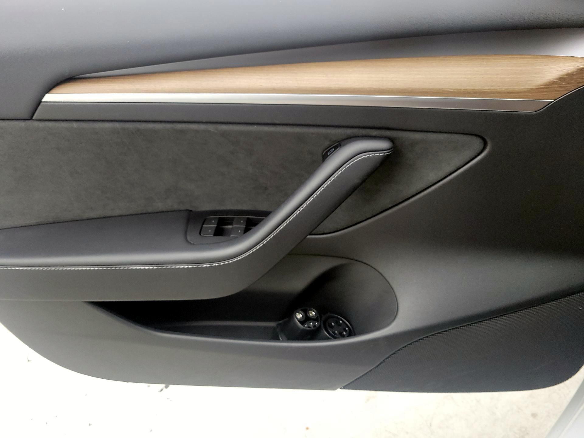 Thumbnail: 2023 Tesla Model 3 - 12