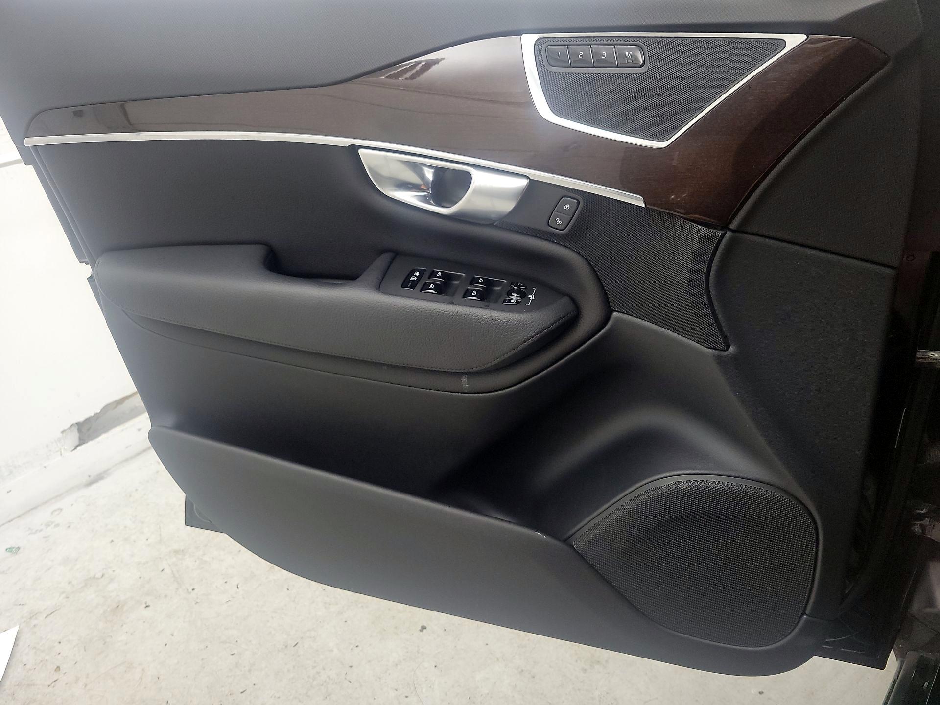 Thumbnail: 2019 Volvo XC90 - 12