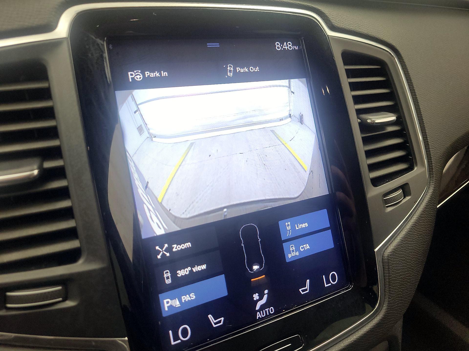 Thumbnail: 2019 Volvo XC90 - 14