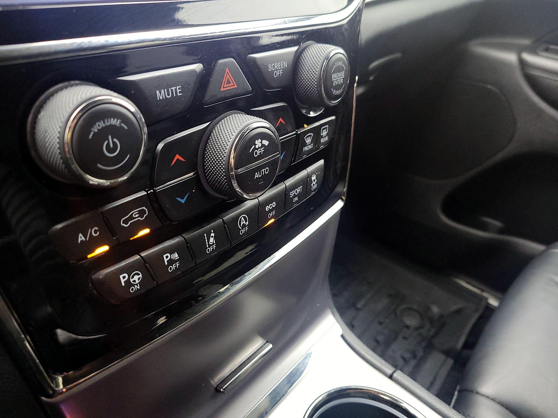 Thumbnail: 2019 Jeep Grand Cherokee - 16