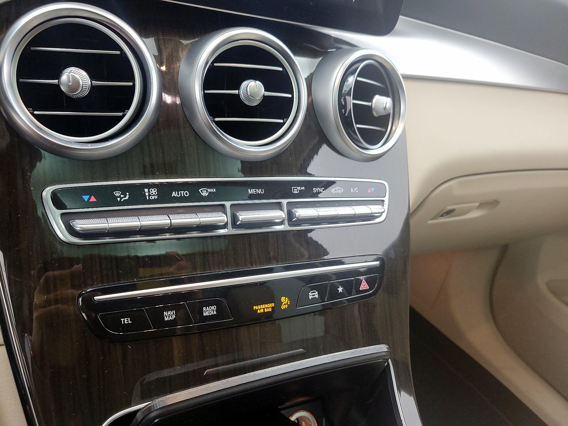 Thumbnail: 2021 Mercedes-Benz GLC - 16