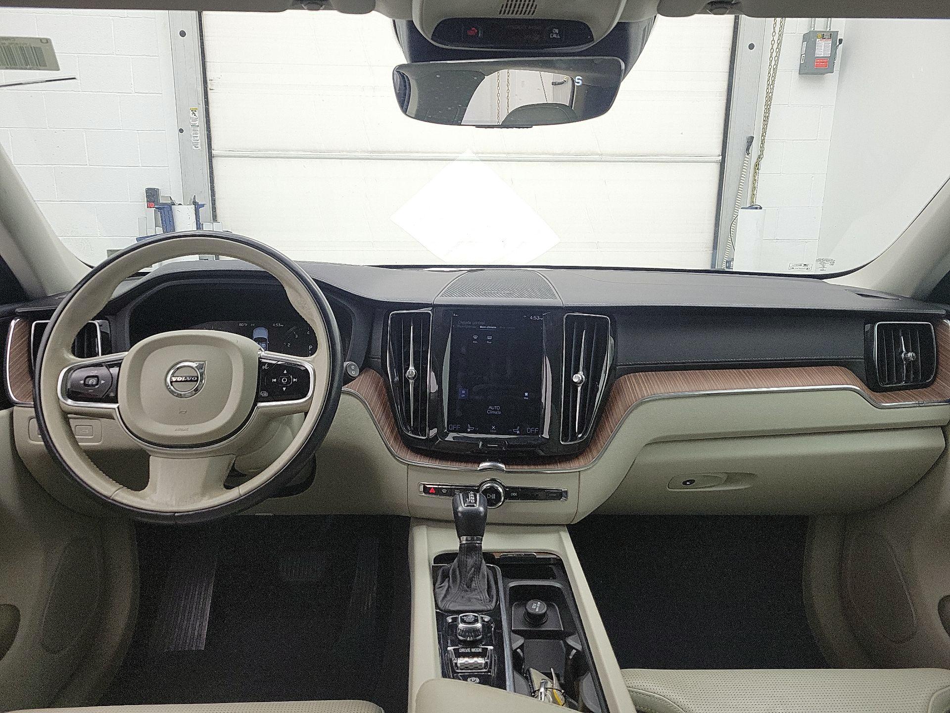 Thumbnail: 2019 Volvo XC60 - 9