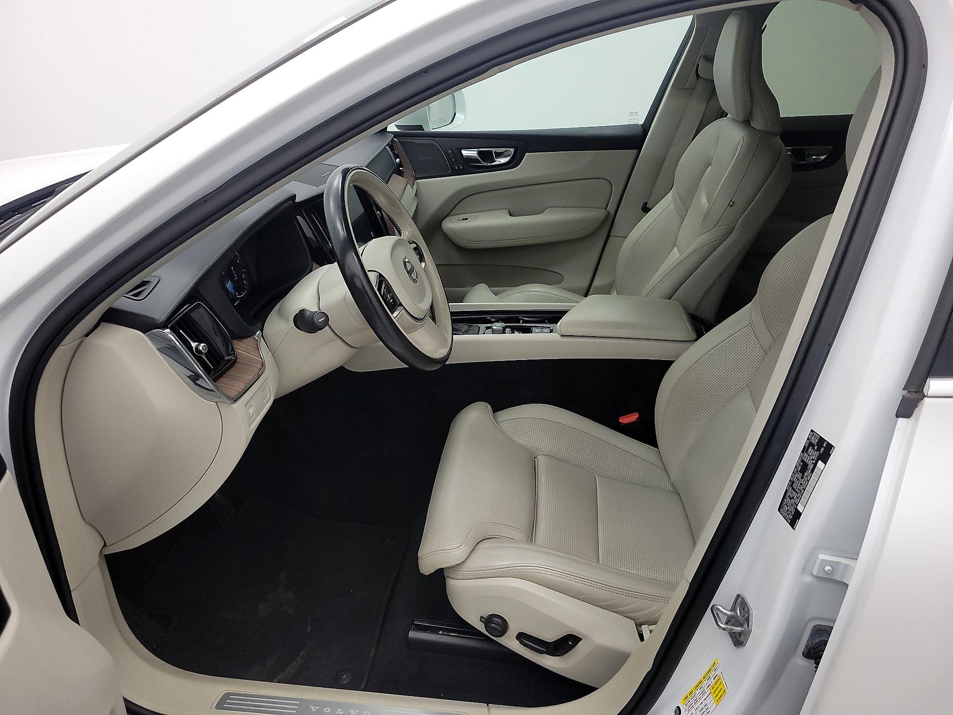Thumbnail: 2019 Volvo XC60 - 11