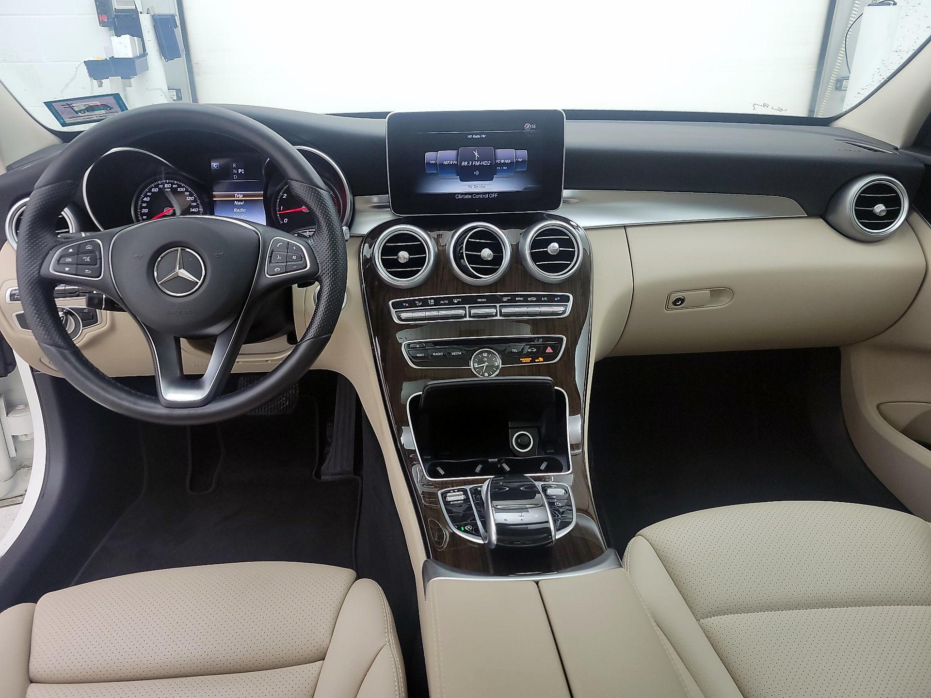 Thumbnail: 2016 Mercedes-Benz C-Class - 9