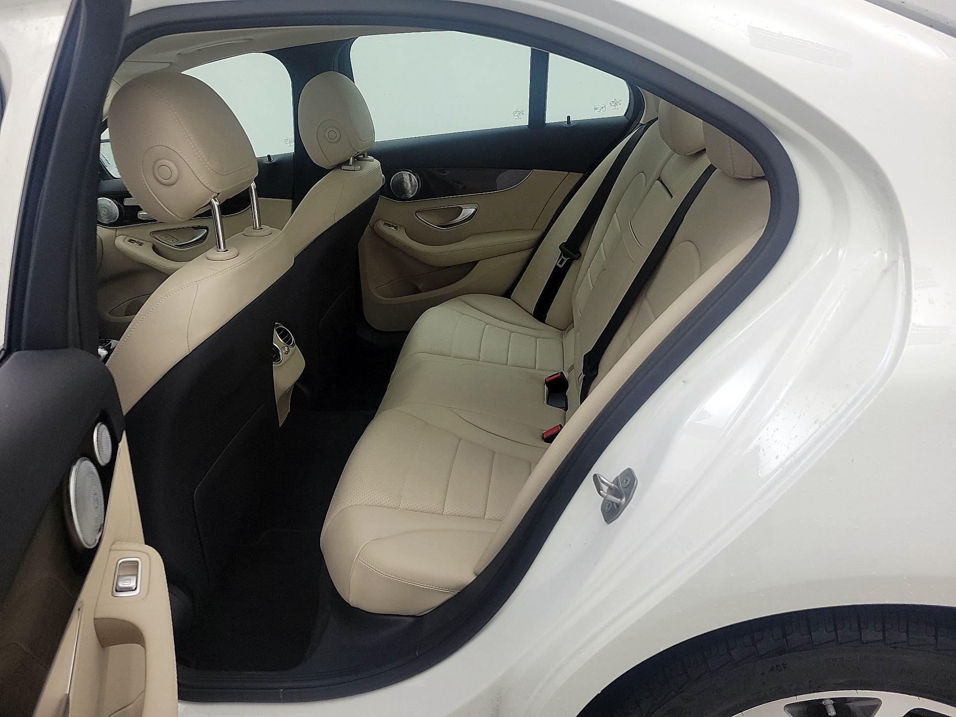 Thumbnail: 2016 Mercedes-Benz C-Class - 20