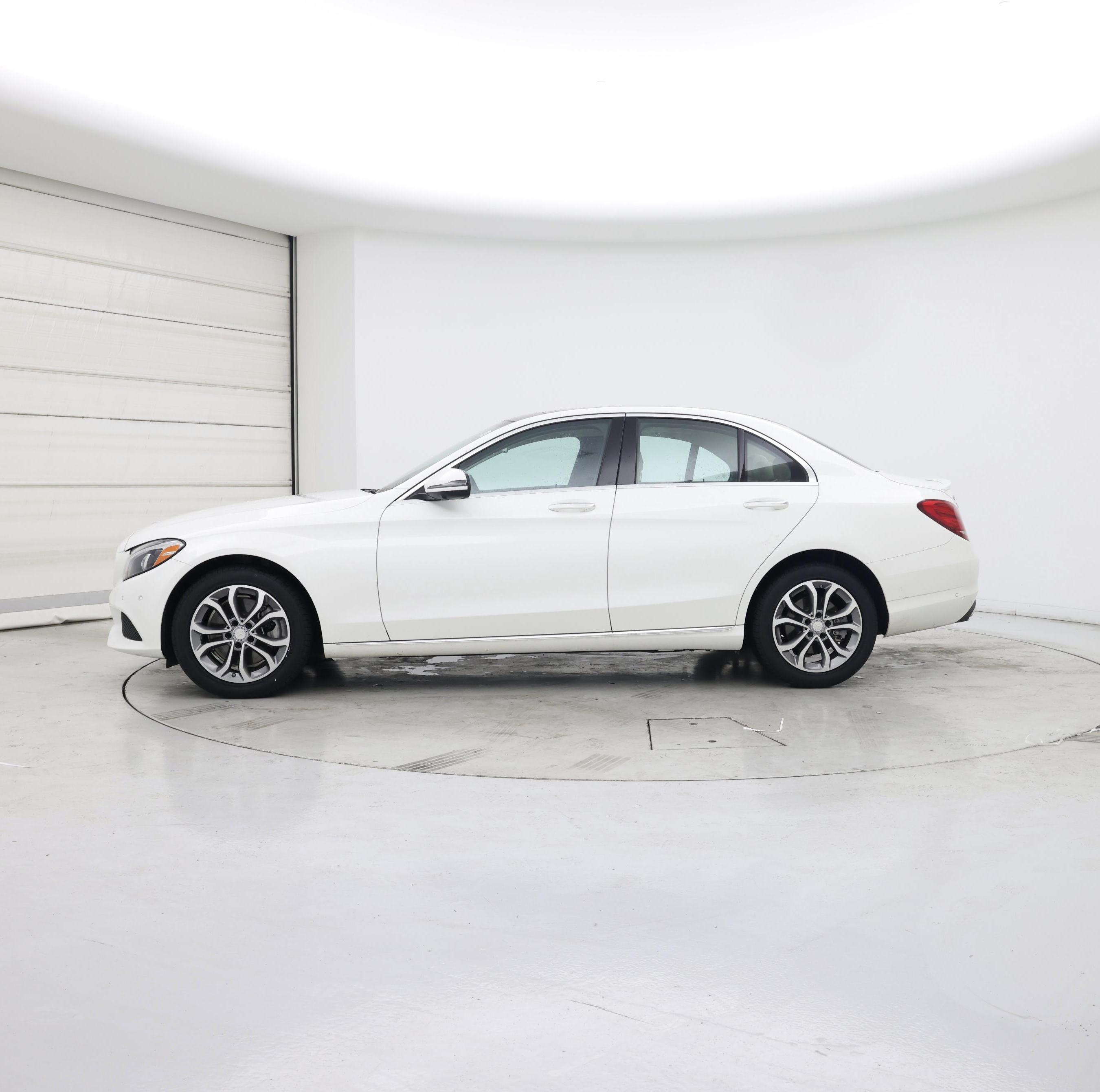 Thumbnail: 2016 Mercedes-Benz C-Class - 3