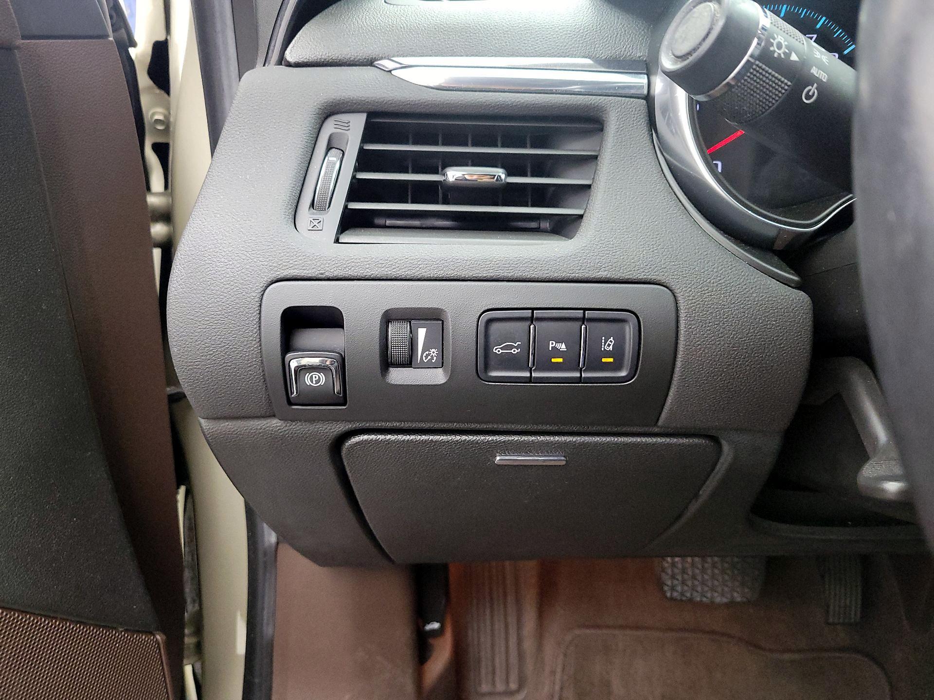 Thumbnail: 2014 Chevrolet Impala - 13