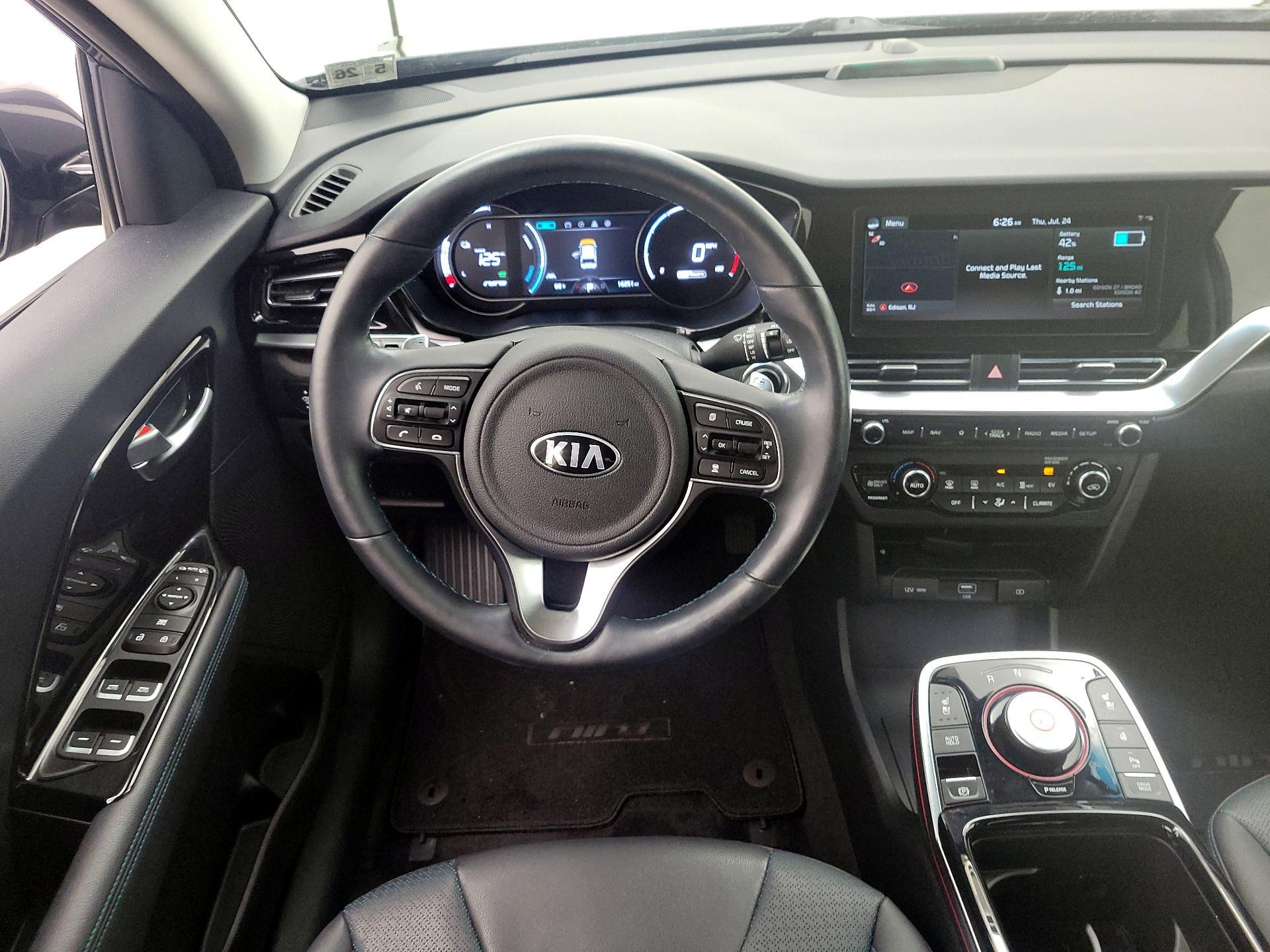Thumbnail: 2020 Kia Niro - 10