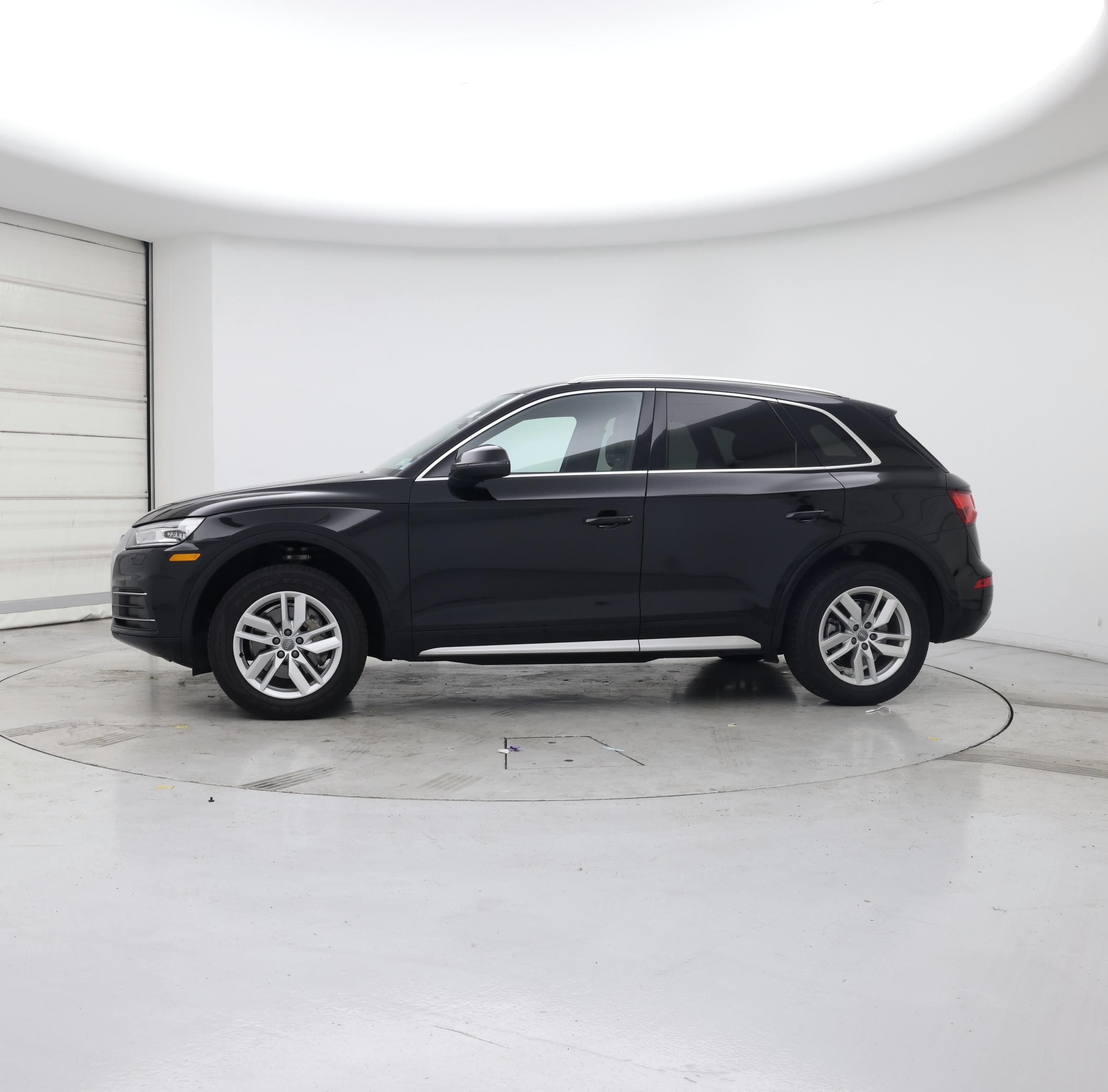 Thumbnail: 2020 Audi Q5 - 3