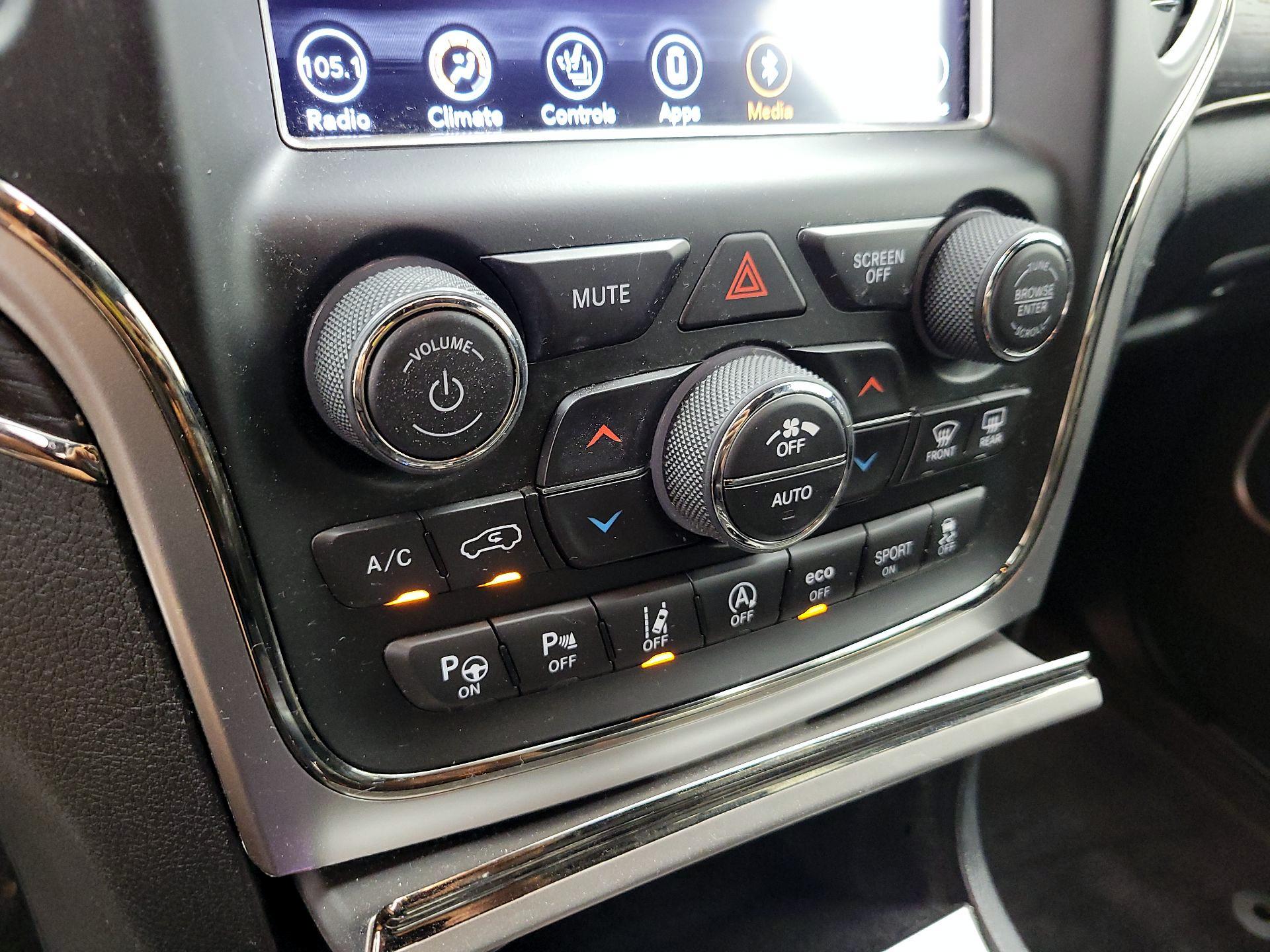 Thumbnail: 2018 Jeep Grand Cherokee - 17