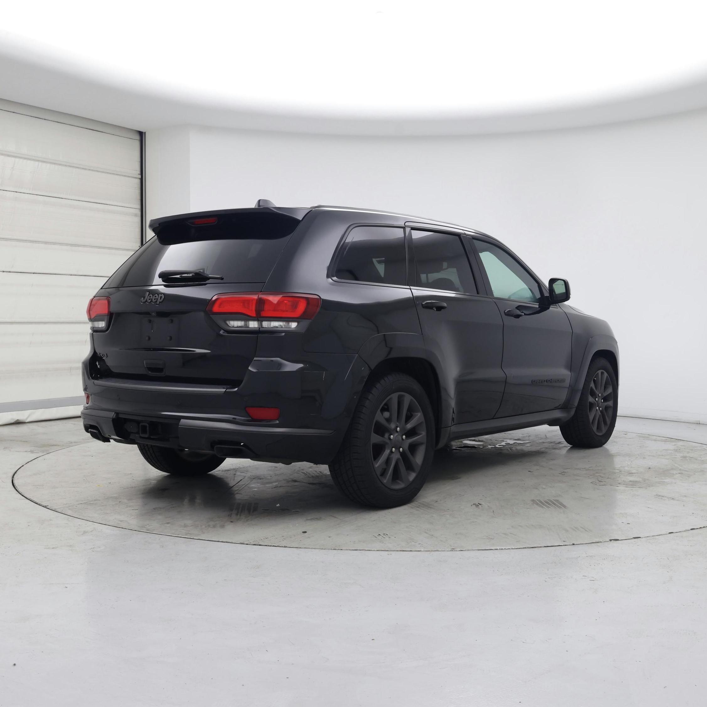 Thumbnail: 2018 Jeep Grand Cherokee - 8