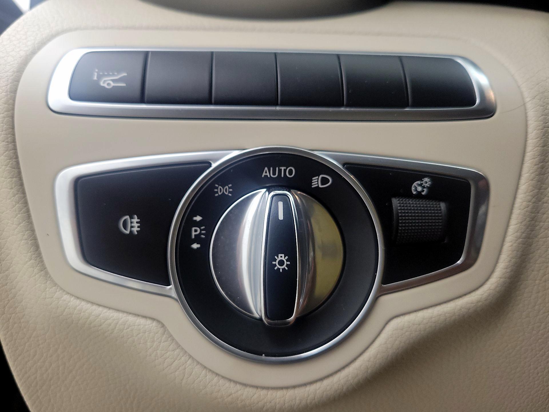Thumbnail: 2019 Mercedes-Benz C-Class - 13