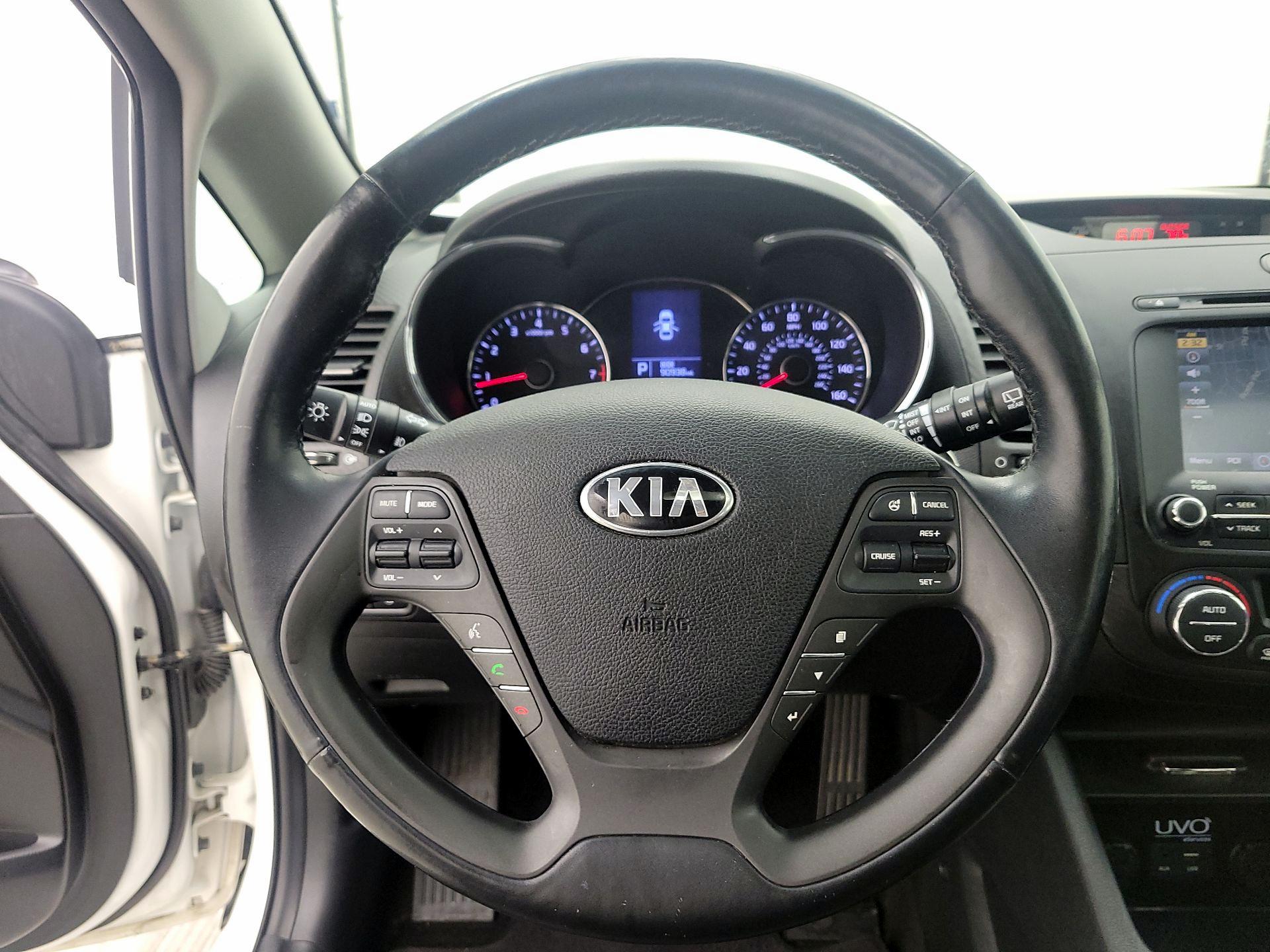 Thumbnail: 2016 Kia Forte - 10