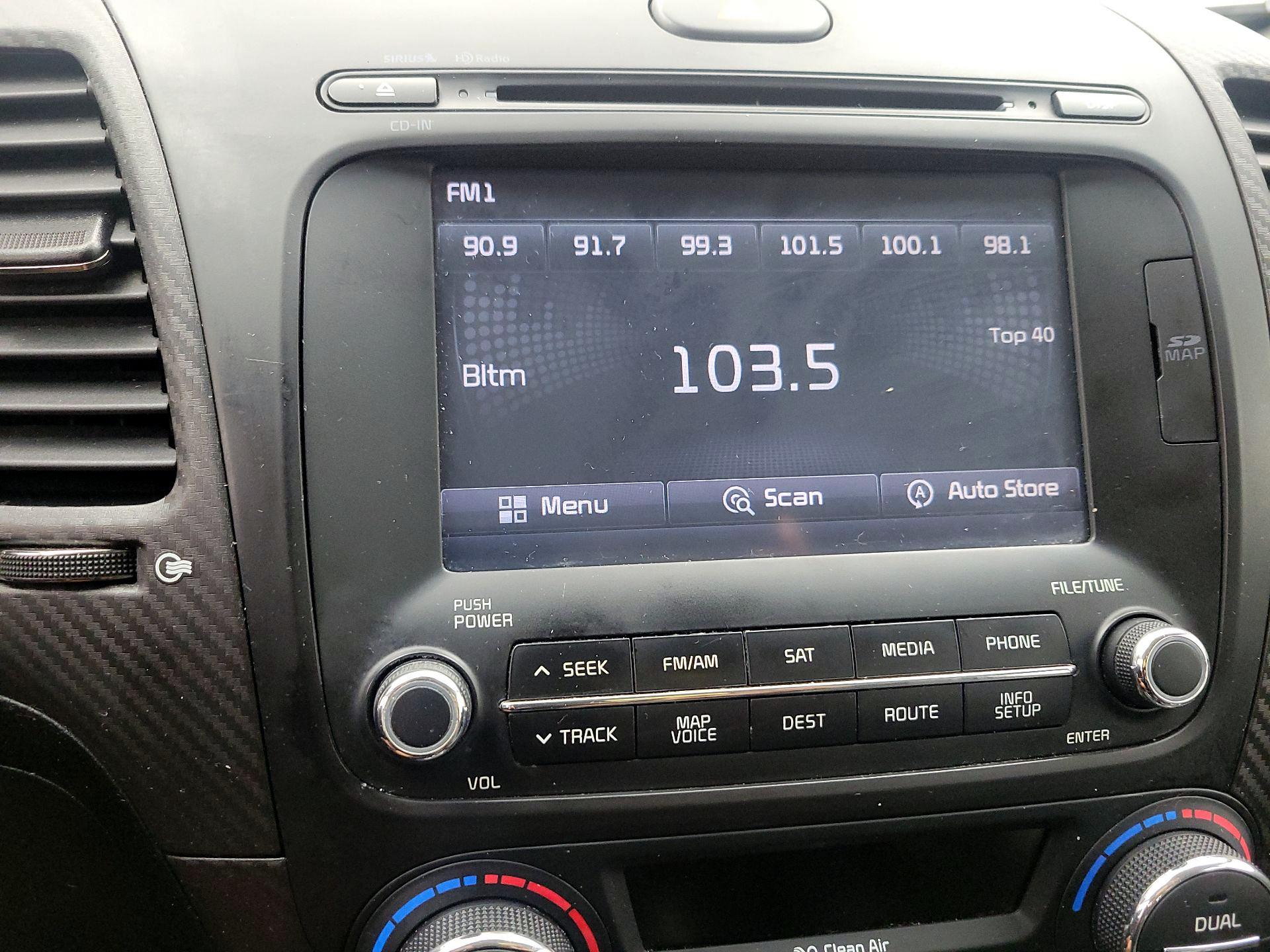 Thumbnail: 2016 Kia Forte - 16