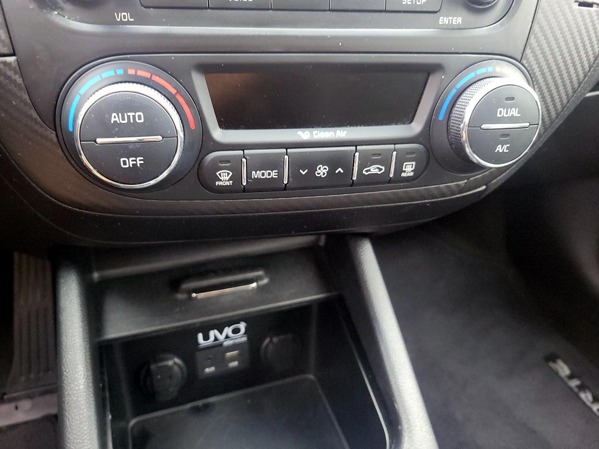 Thumbnail: 2016 Kia Forte - 17
