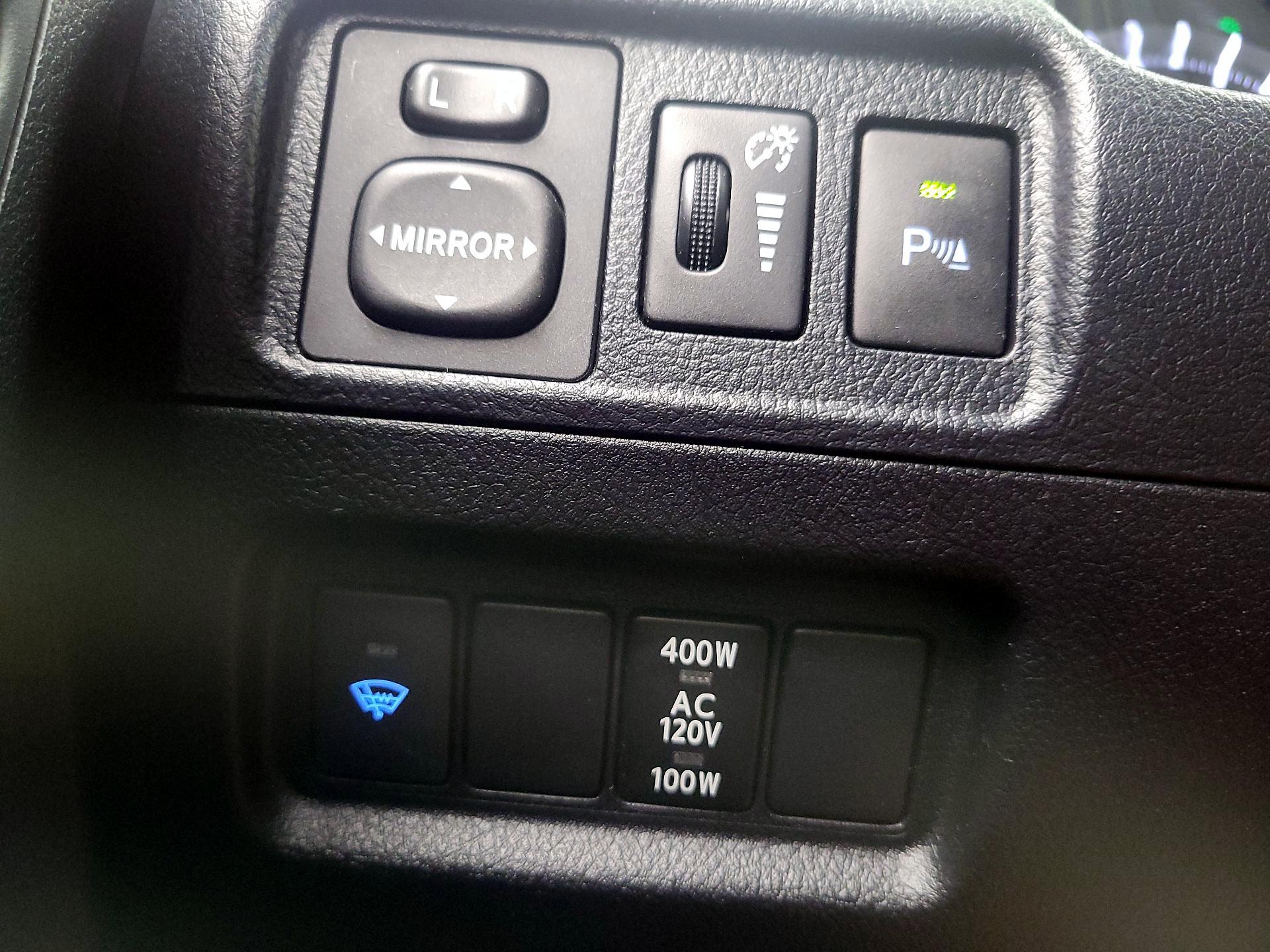 Thumbnail: 2016 Toyota 4Runner - 13