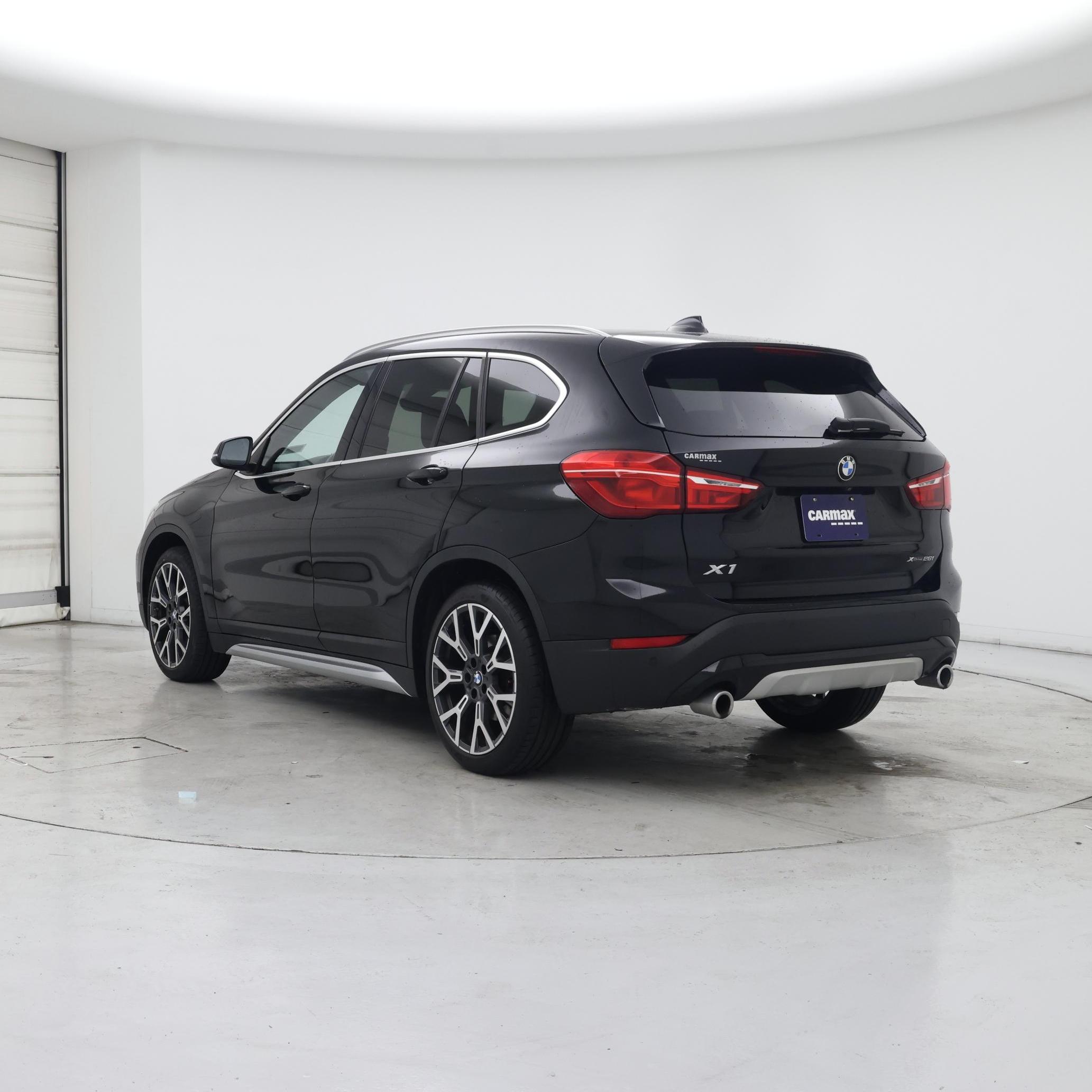 Thumbnail: 2021 BMW X1 - 2