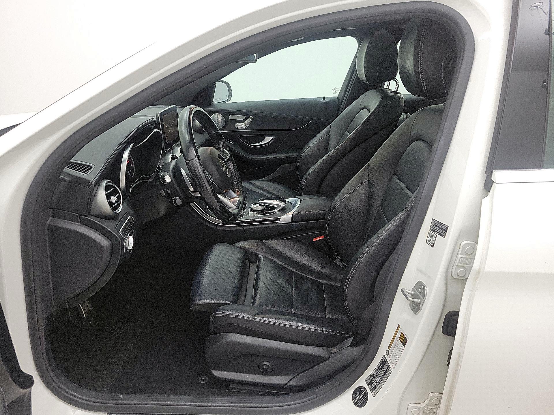 Thumbnail: 2015 Mercedes-Benz C-Class - 11
