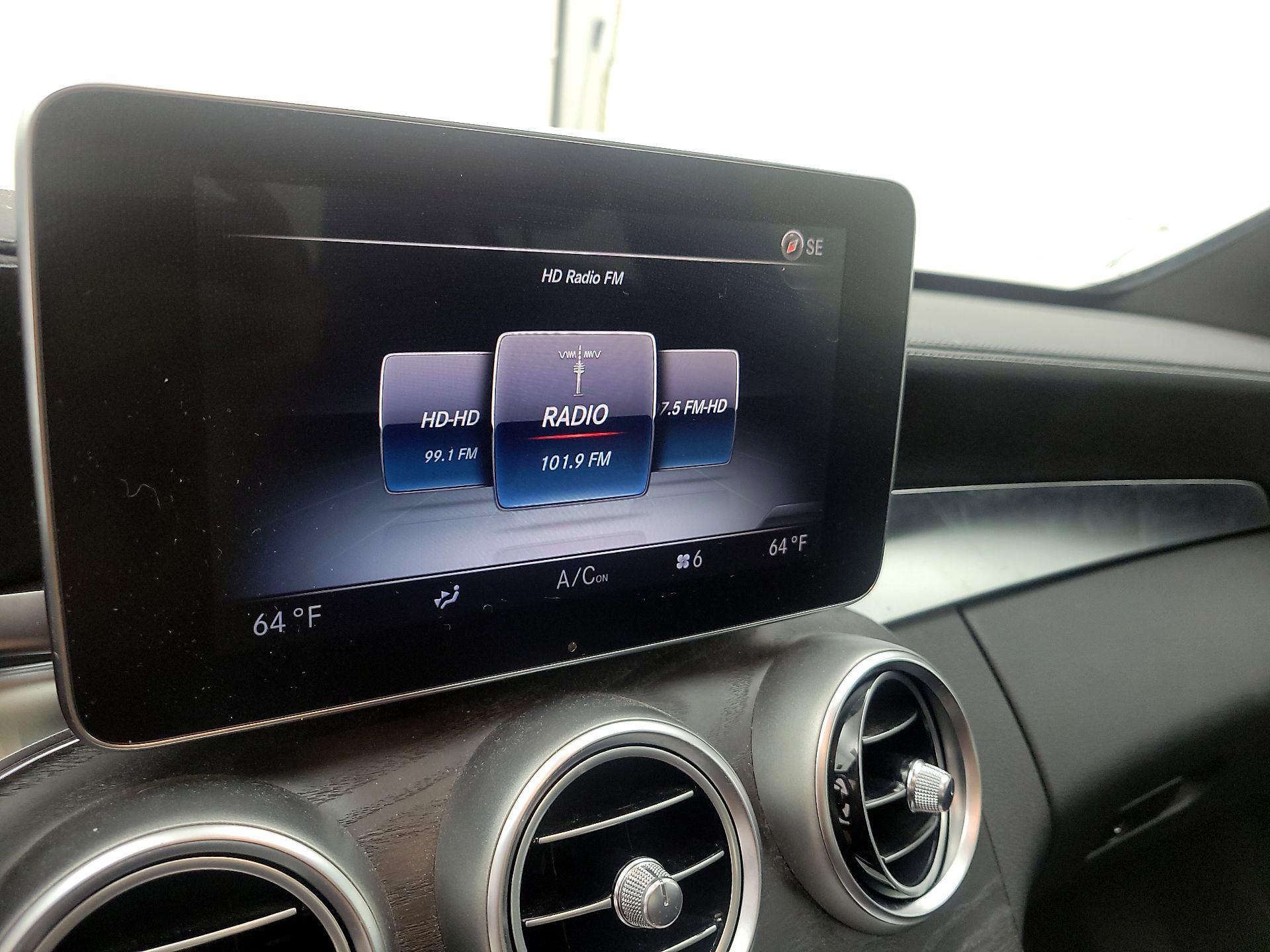 Thumbnail: 2015 Mercedes-Benz C-Class - 16