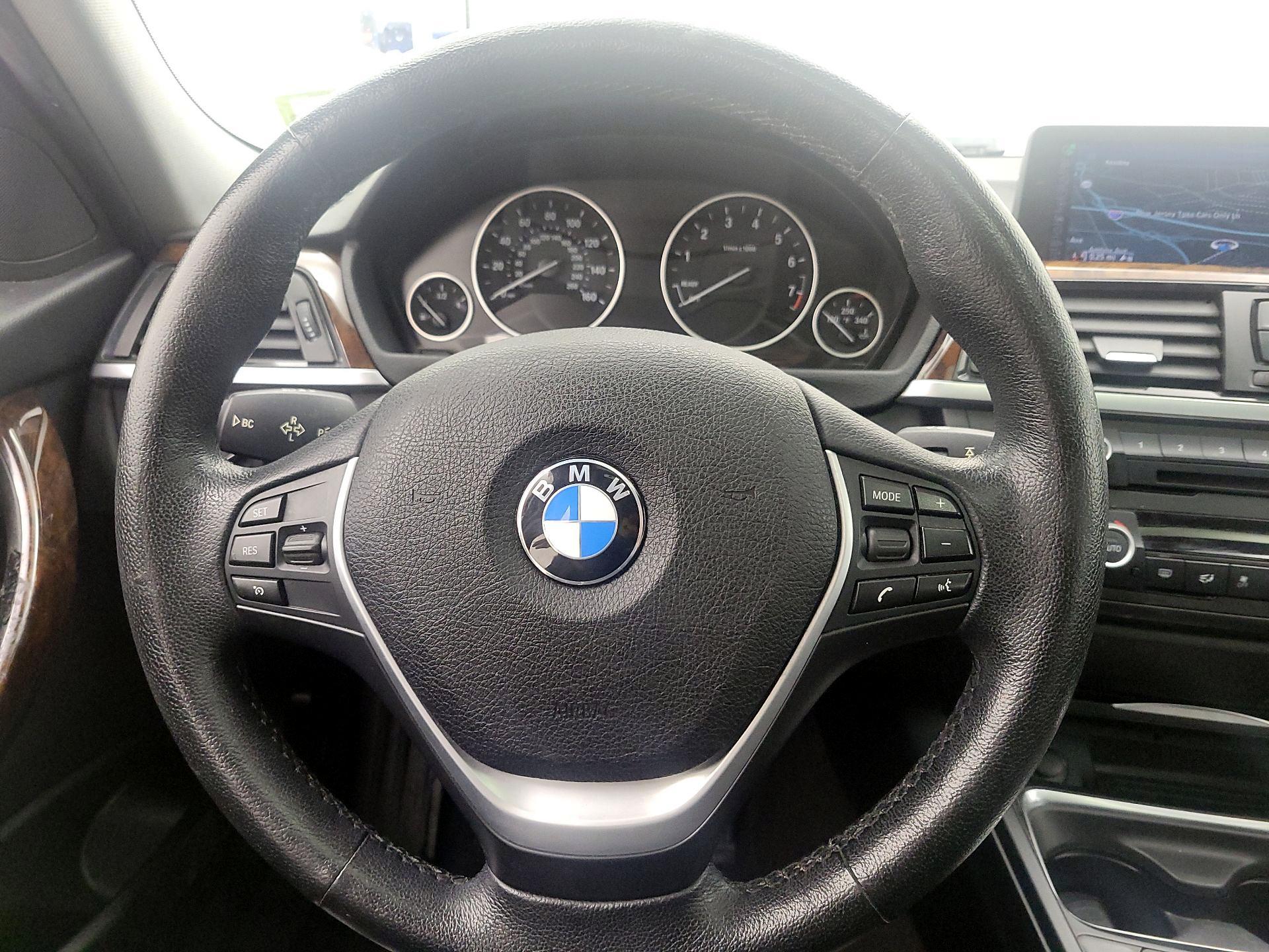 Thumbnail: 2015 BMW 3 Series - 10