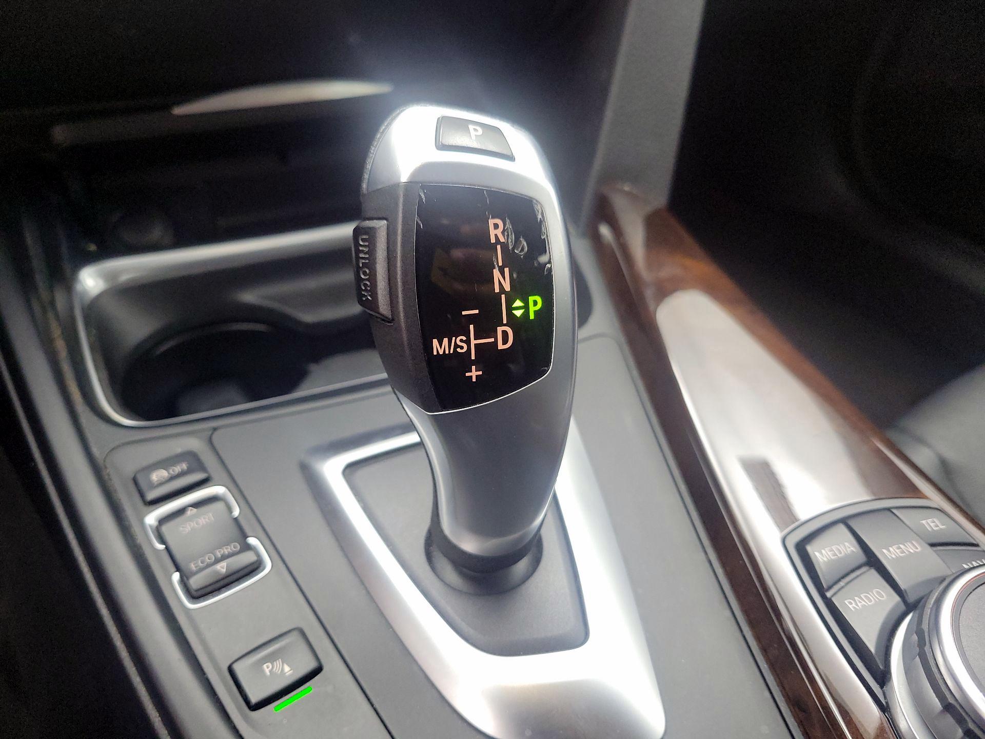 Thumbnail: 2015 BMW 3 Series - 18