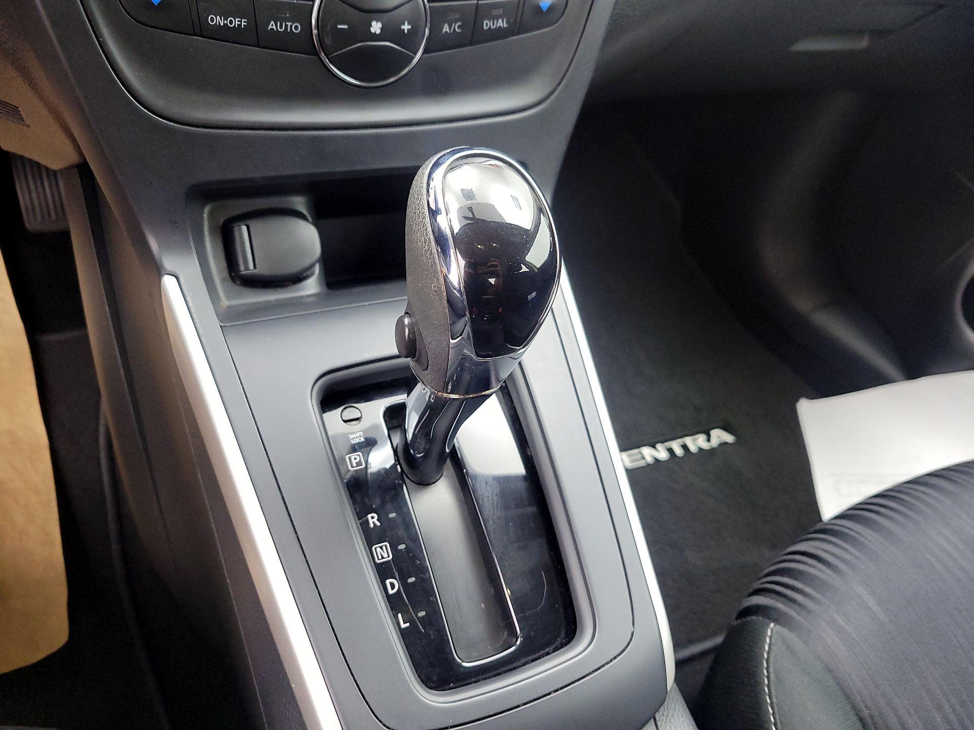 Thumbnail: 2019 Nissan Sentra - 18
