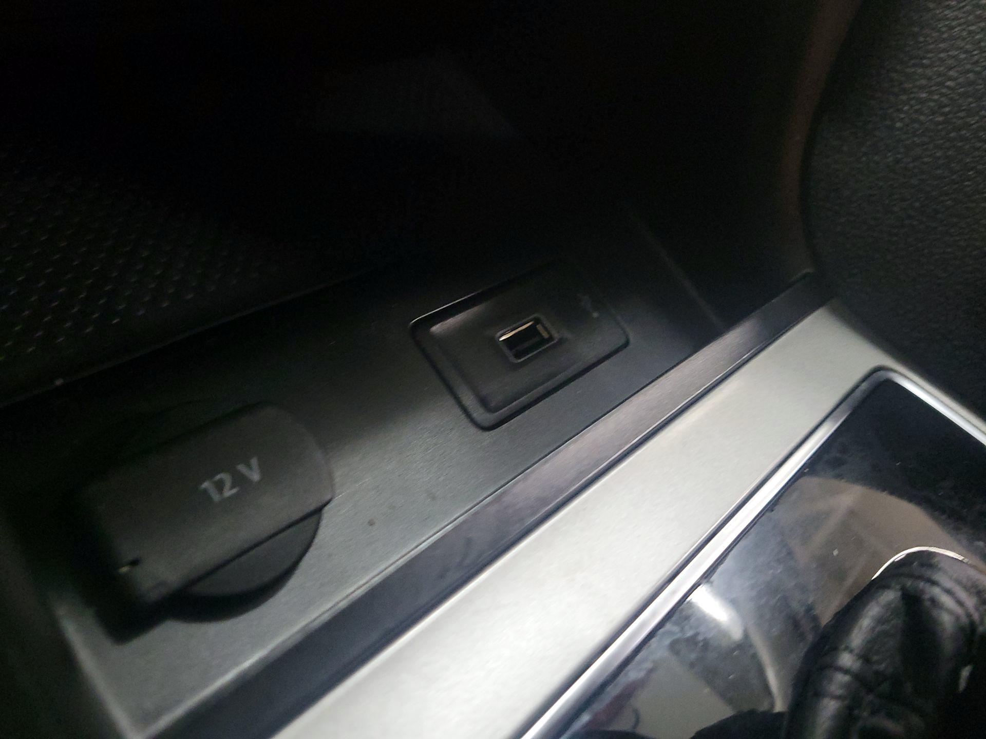 Thumbnail: 2021 Volkswagen Passat - 18