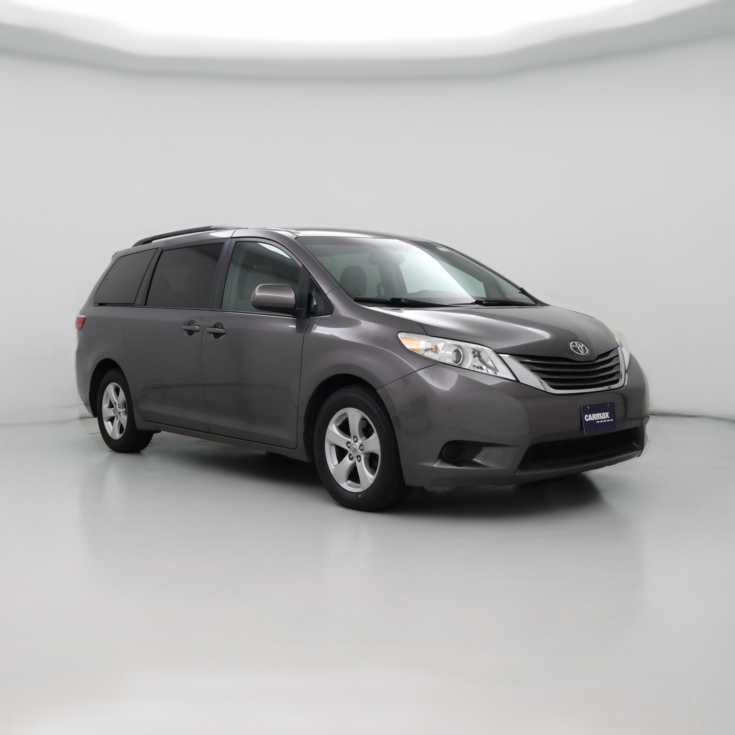 Thumbnail: 2015 Toyota Sienna - 1