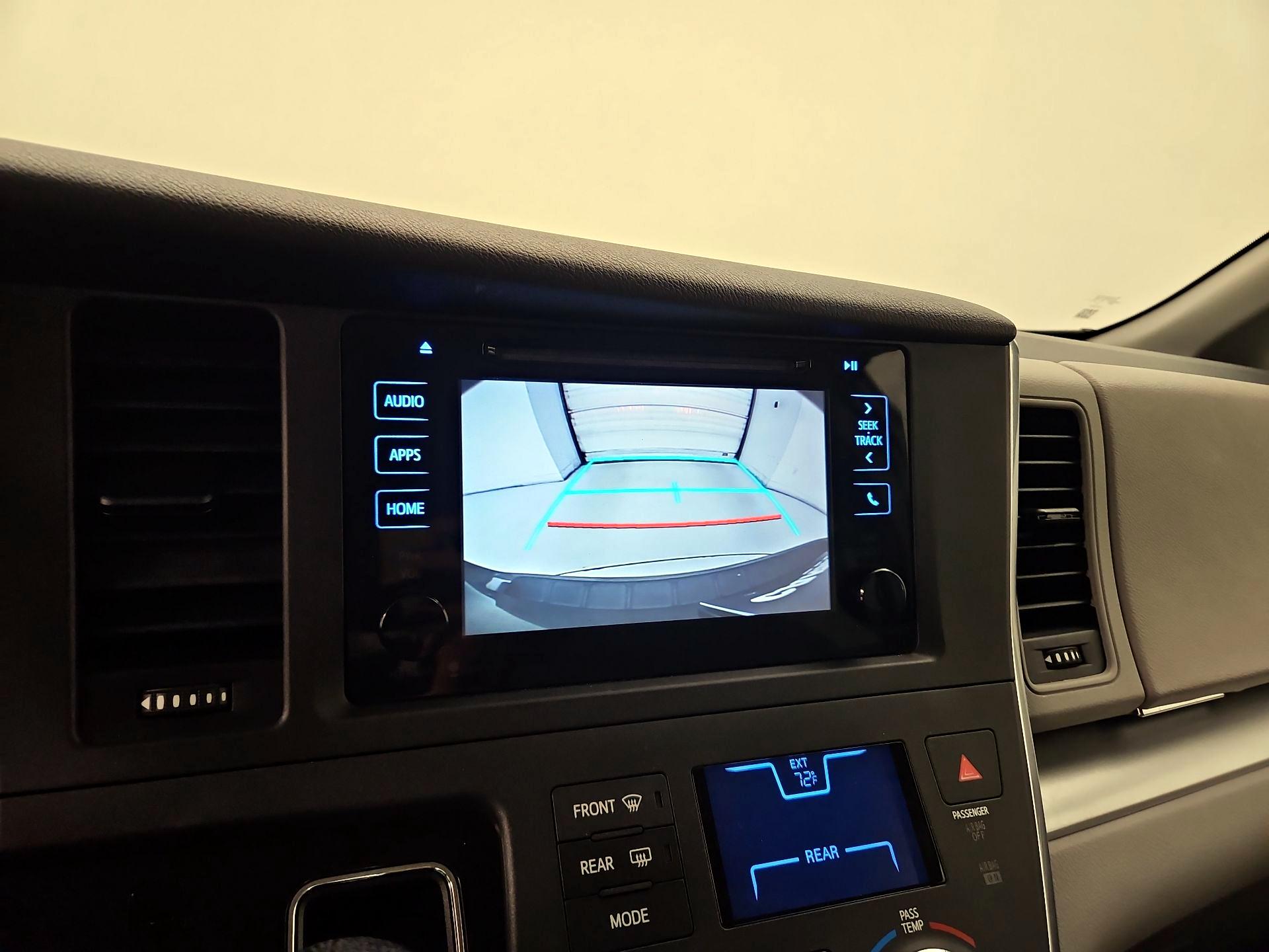 Thumbnail: 2015 Toyota Sienna - 14