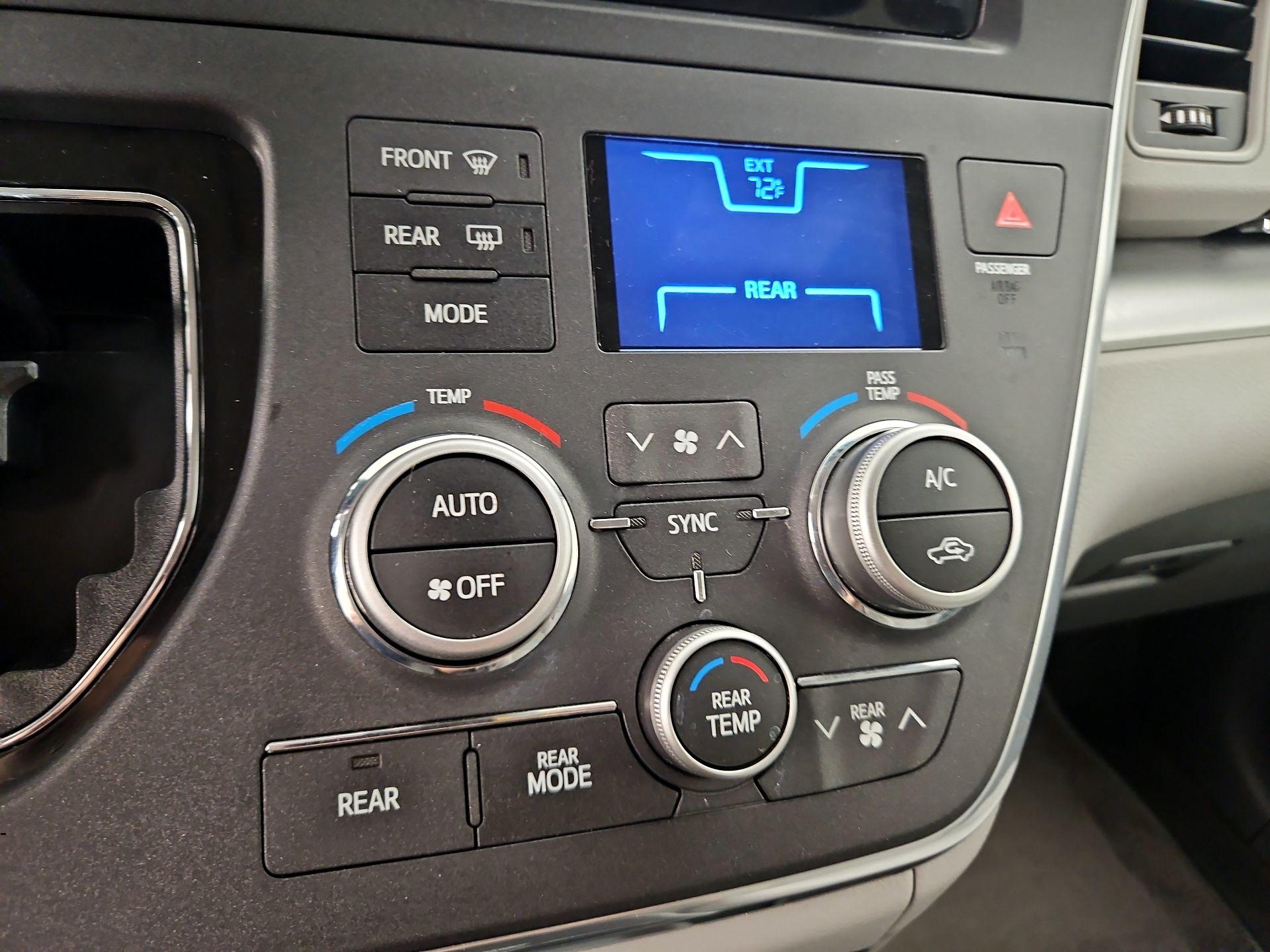 Thumbnail: 2015 Toyota Sienna - 16
