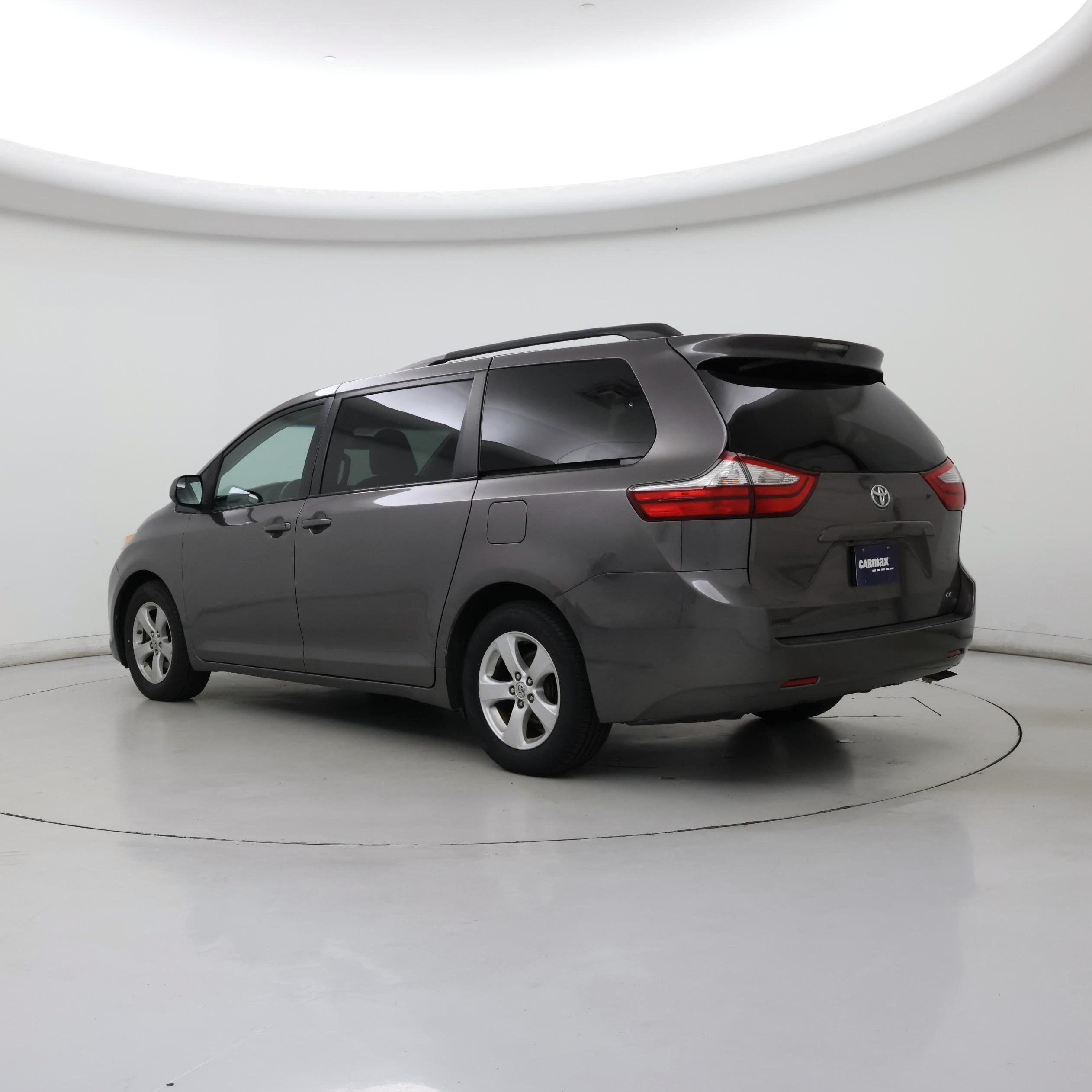 Thumbnail: 2015 Toyota Sienna - 2