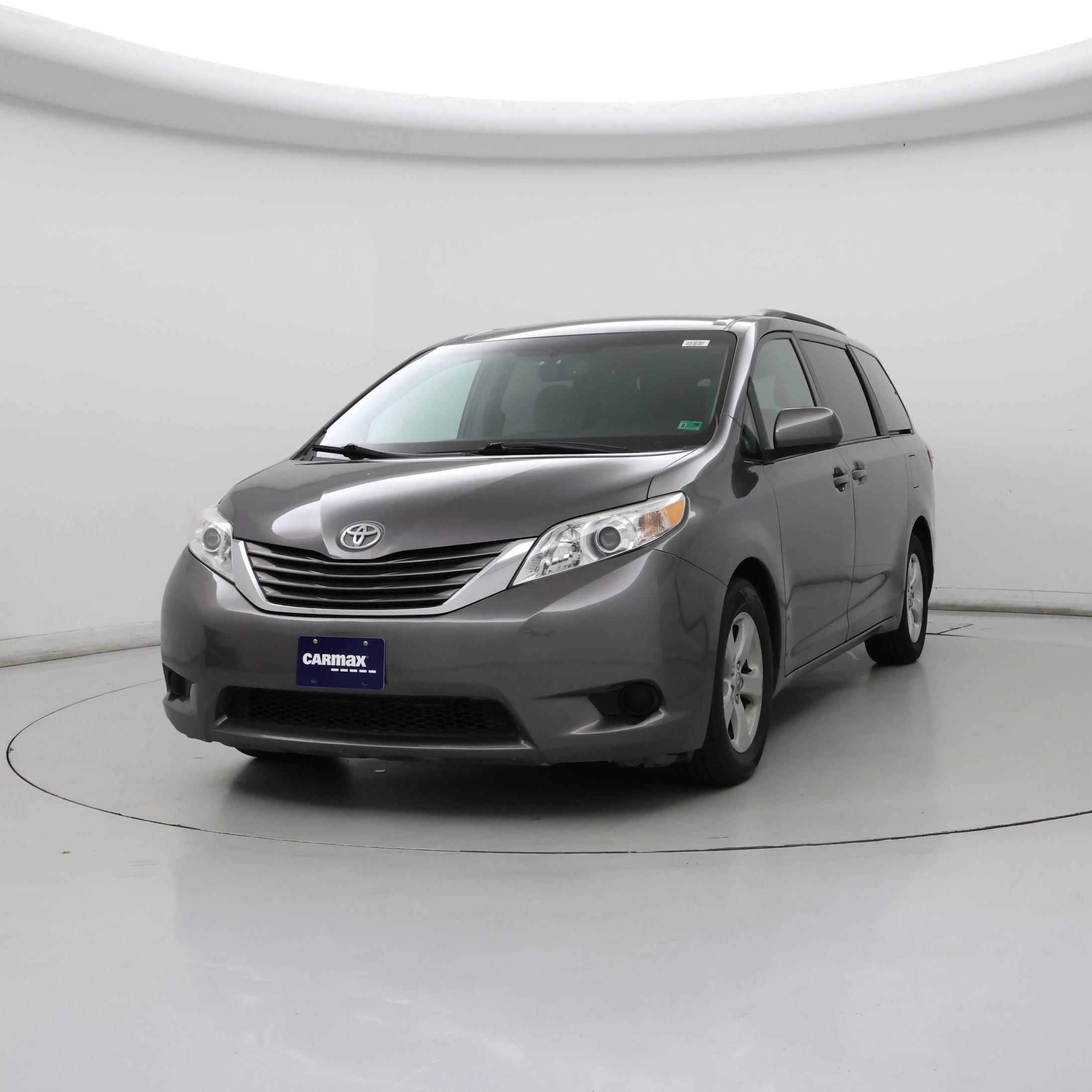 Thumbnail: 2015 Toyota Sienna - 4