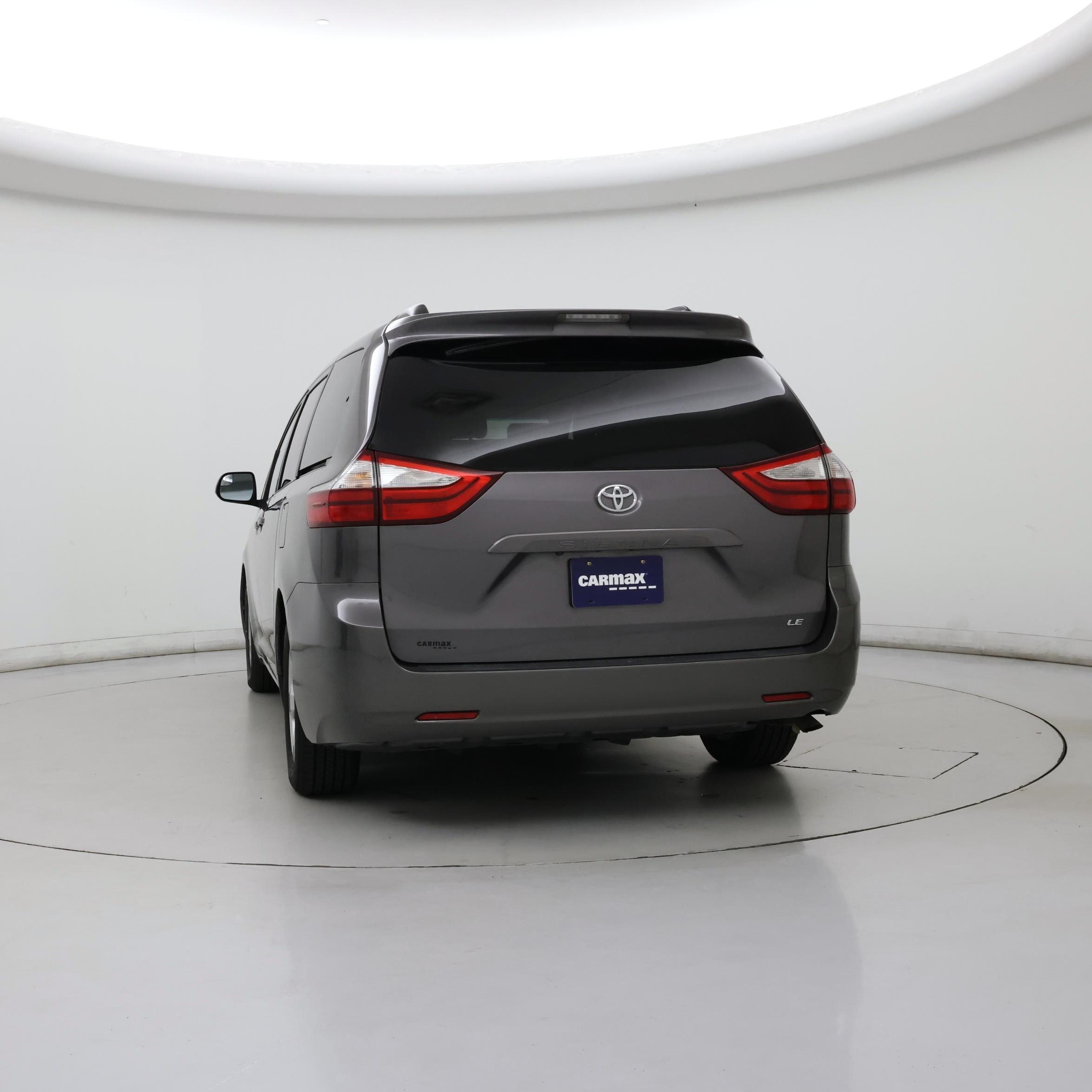 Thumbnail: 2015 Toyota Sienna - 6