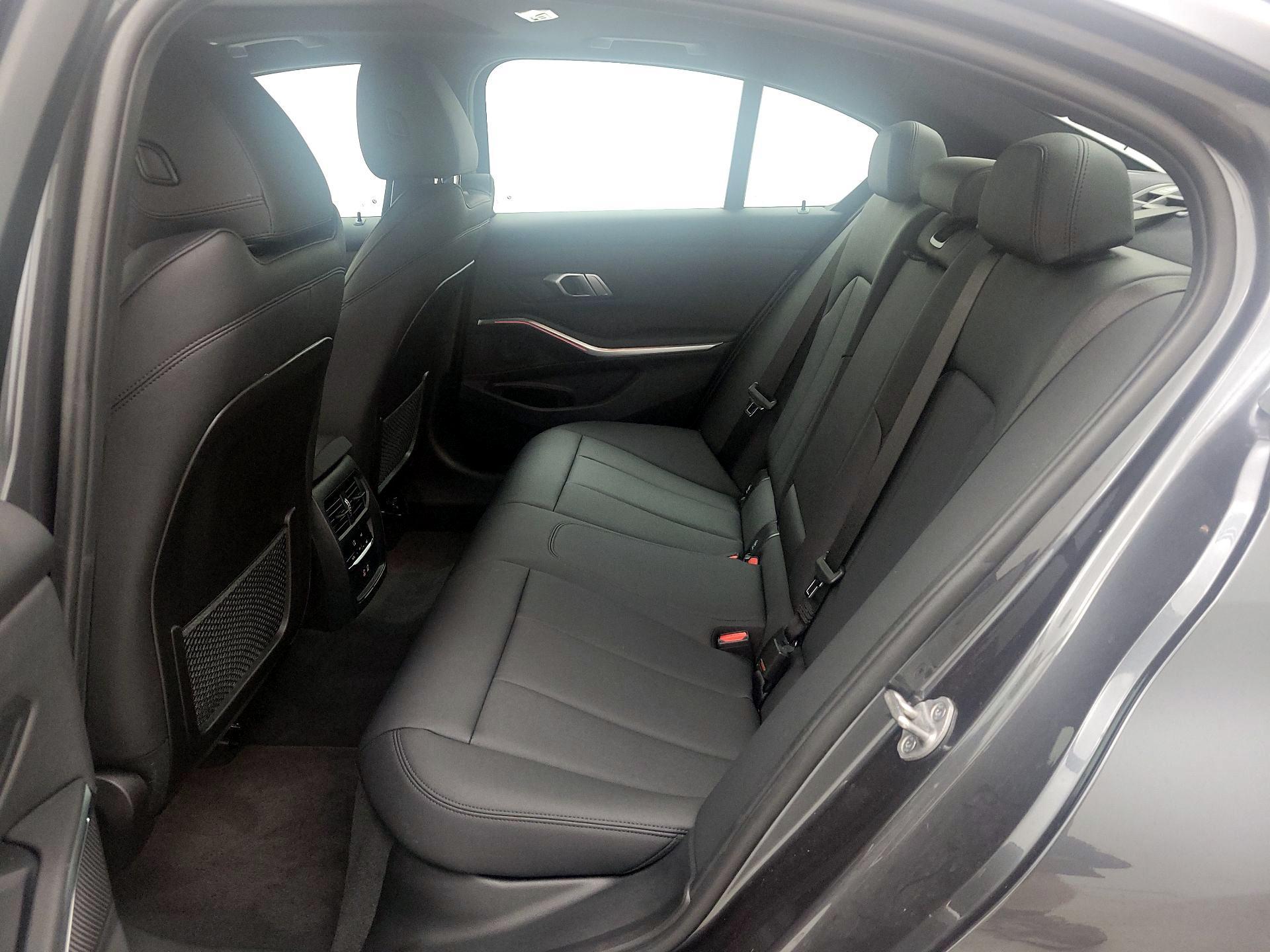 Thumbnail: 2021 BMW 3 Series - 20