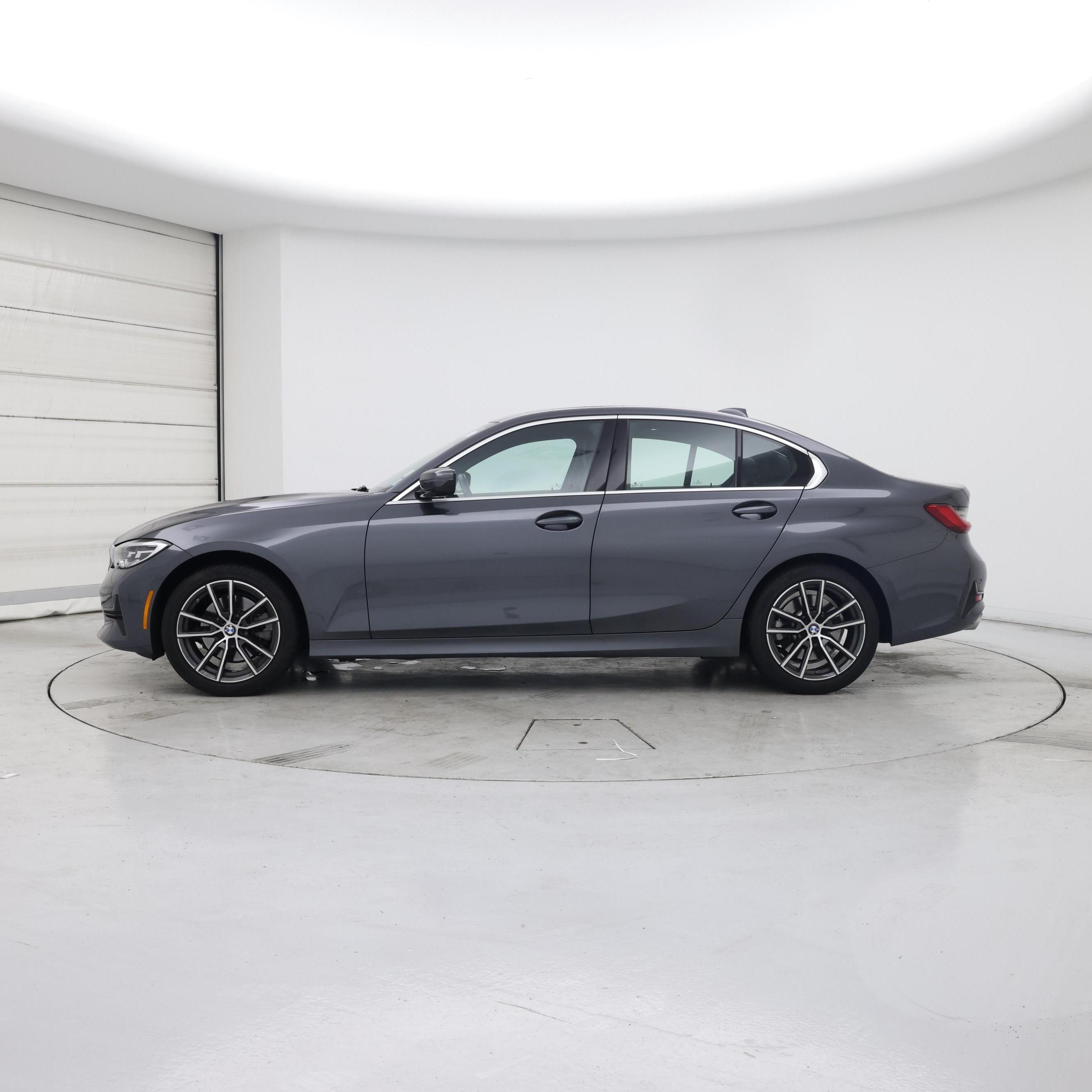 Thumbnail: 2021 BMW 3 Series - 3