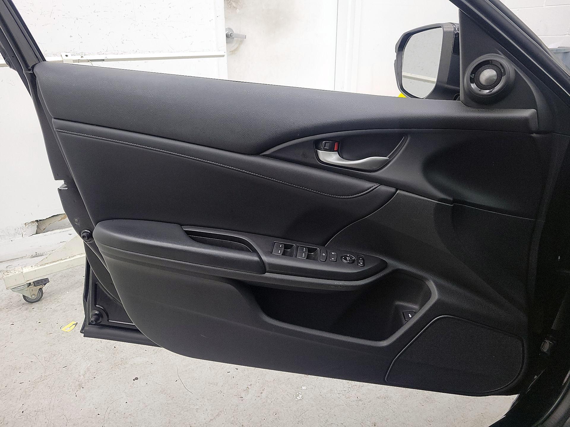 Thumbnail: 2019 Honda Insight - 12