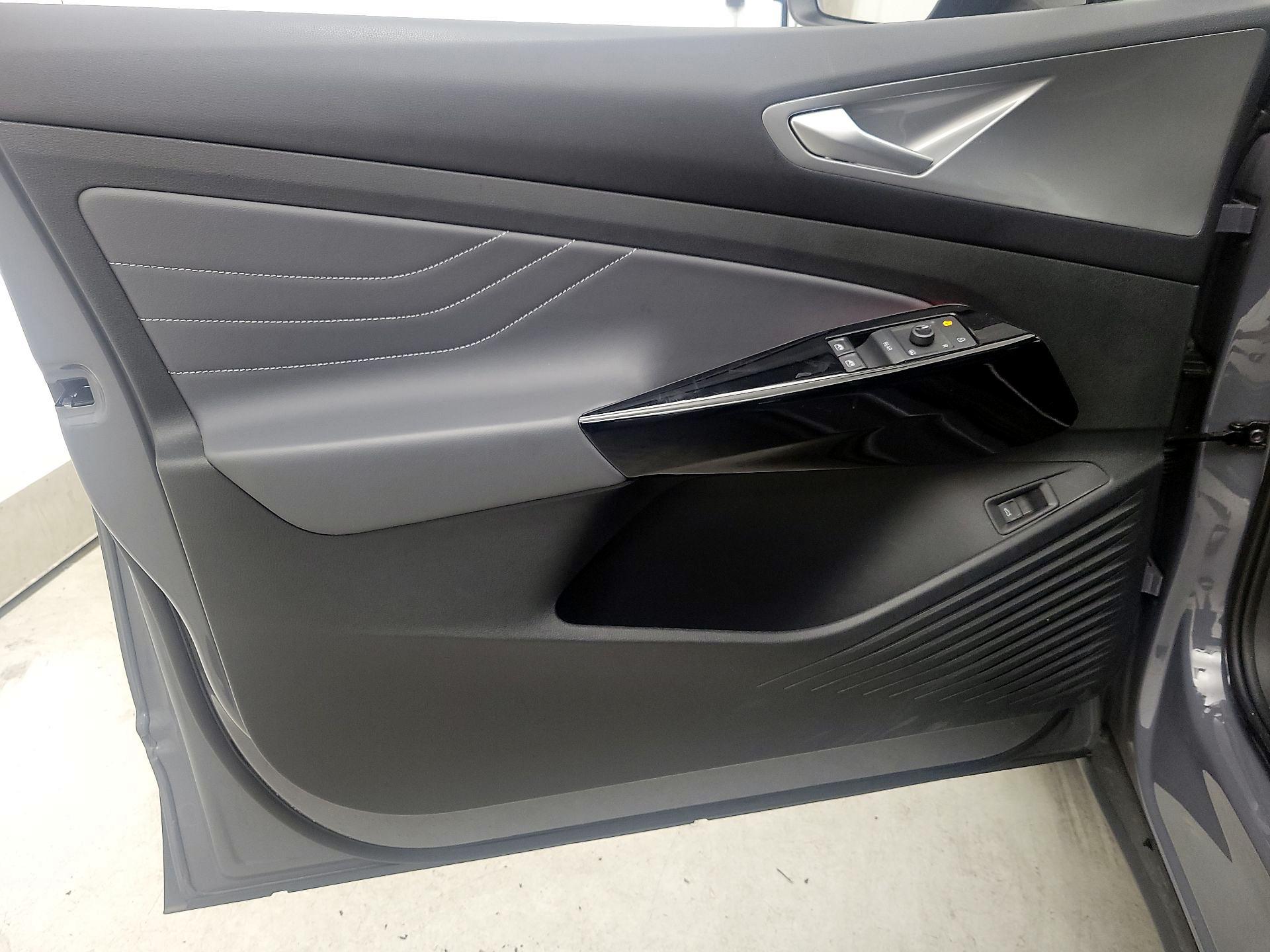 Thumbnail: 2023 Volkswagen ID.4 - 12