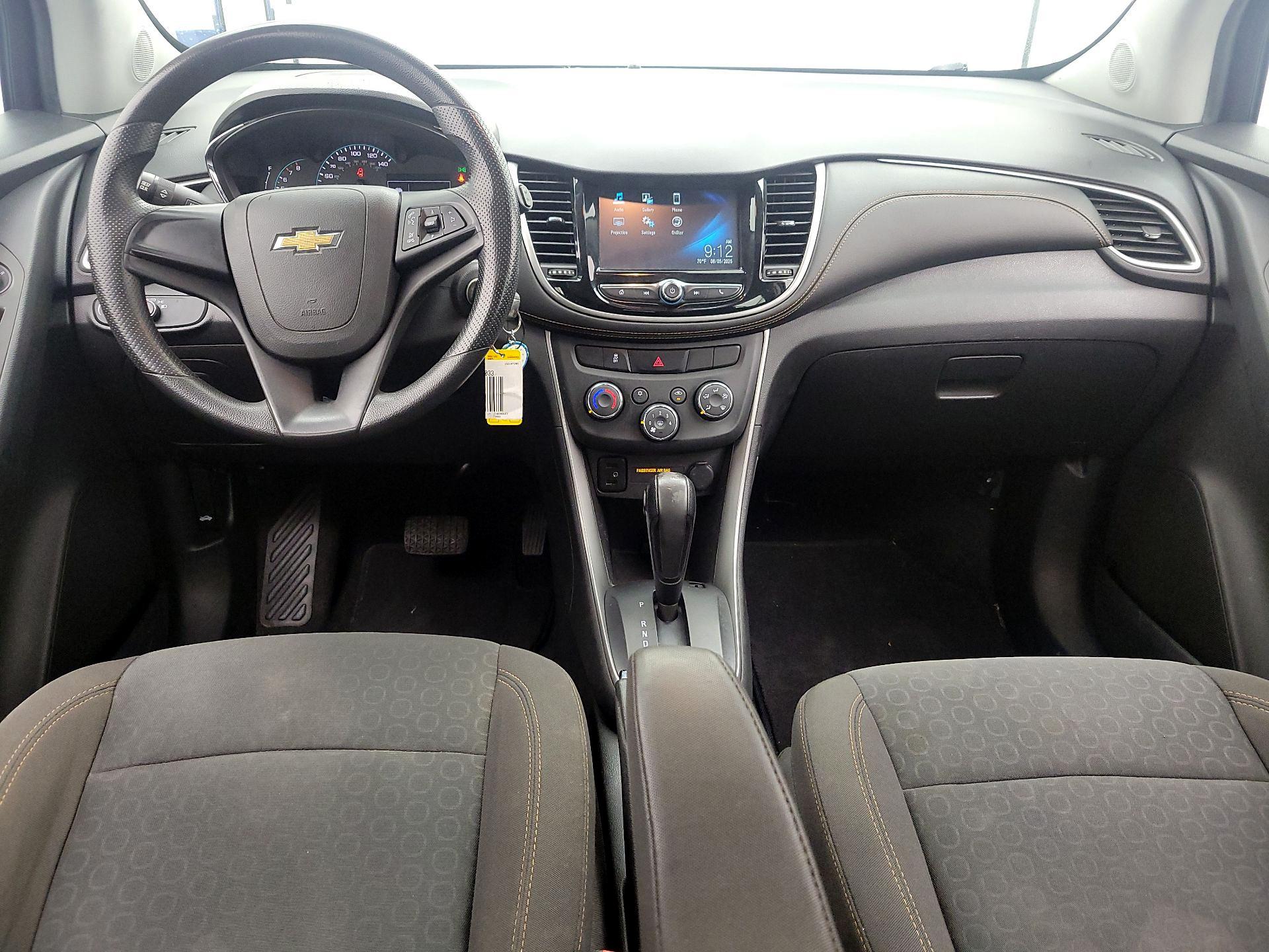 Thumbnail: 2017 Chevrolet Trax - 9
