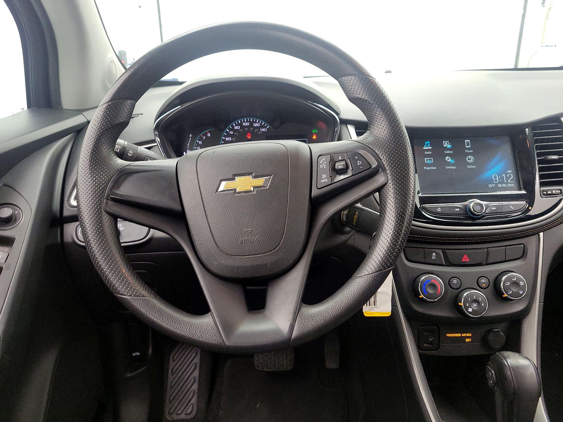 Thumbnail: 2017 Chevrolet Trax - 10