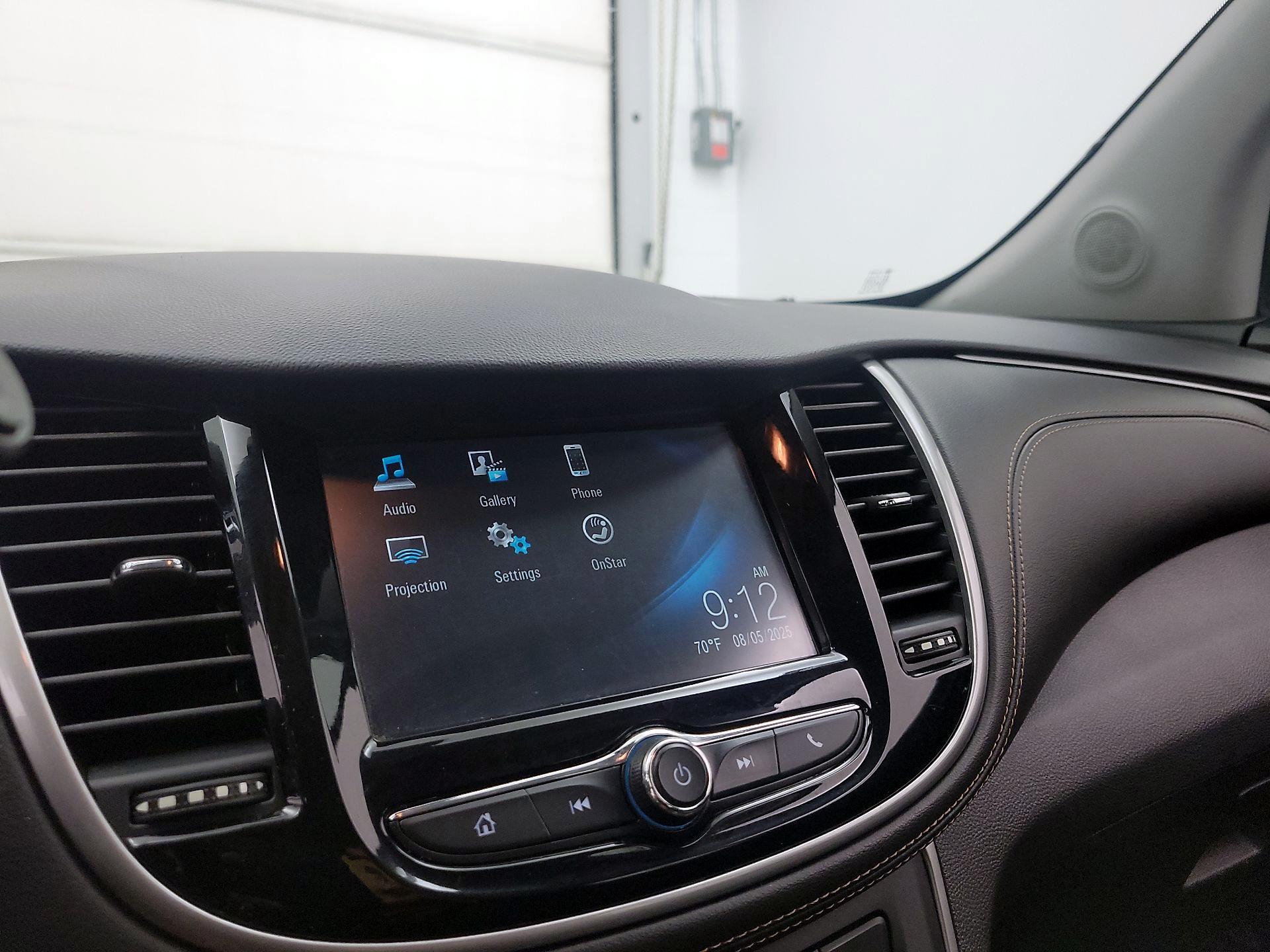 Thumbnail: 2017 Chevrolet Trax - 14