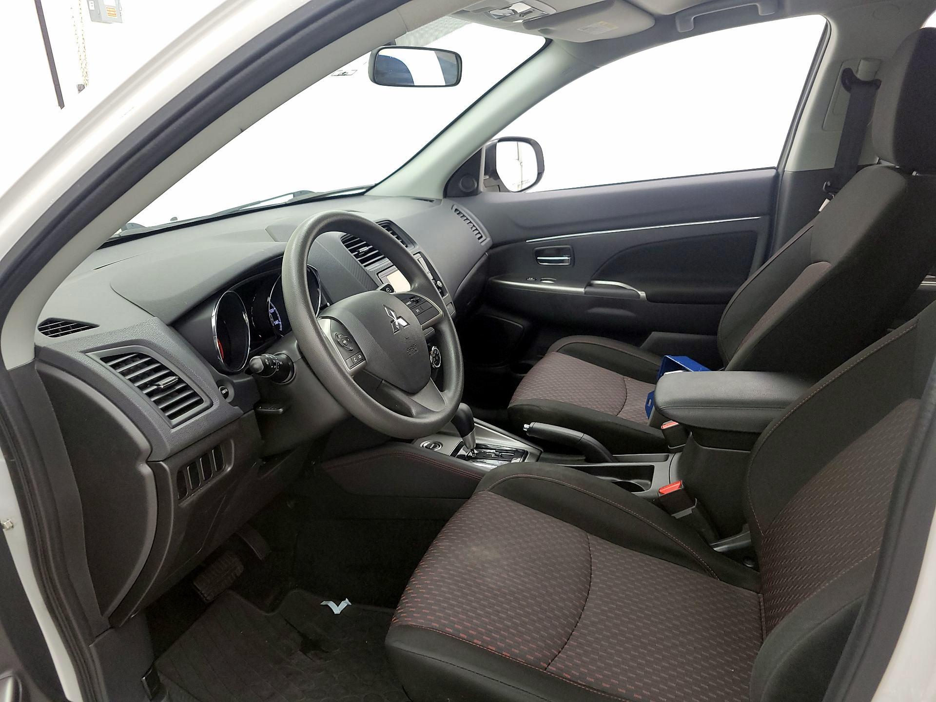 Thumbnail: 2019 Mitsubishi Outlander Sport - 11