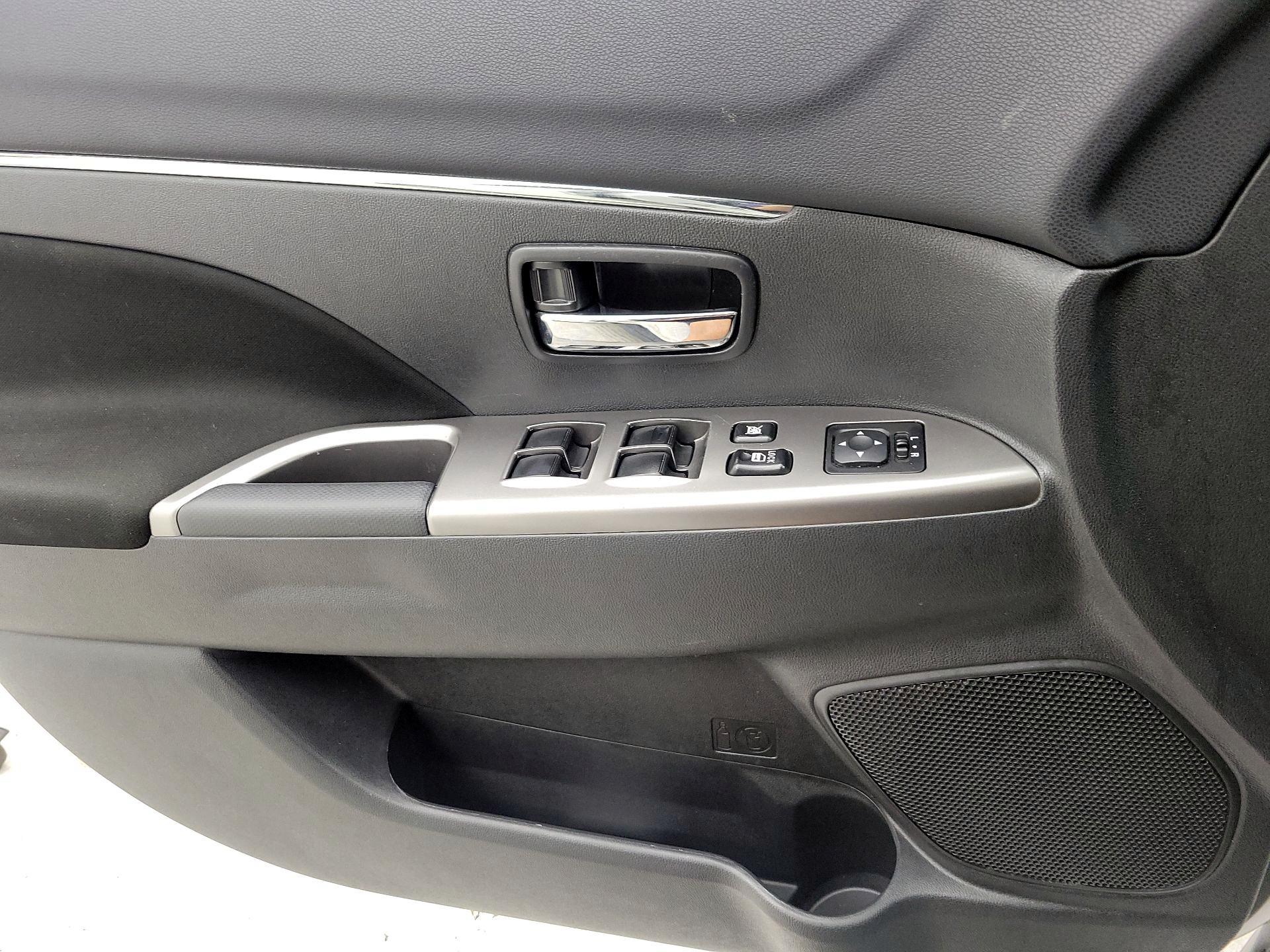 Thumbnail: 2019 Mitsubishi Outlander Sport - 12