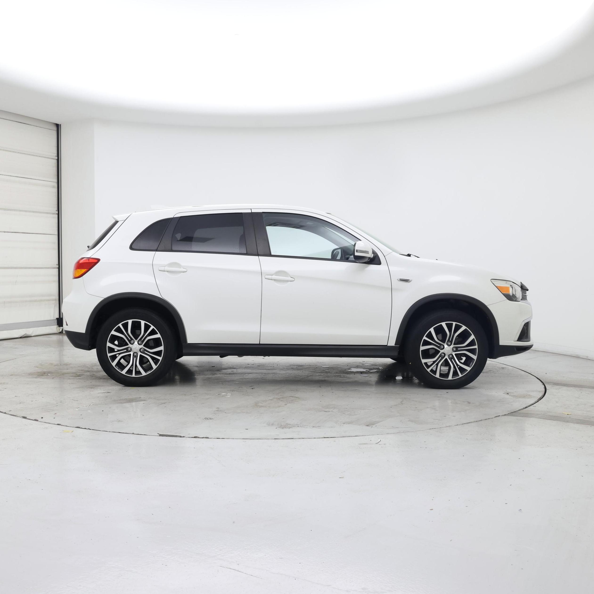 Thumbnail: 2019 Mitsubishi Outlander Sport - 7
