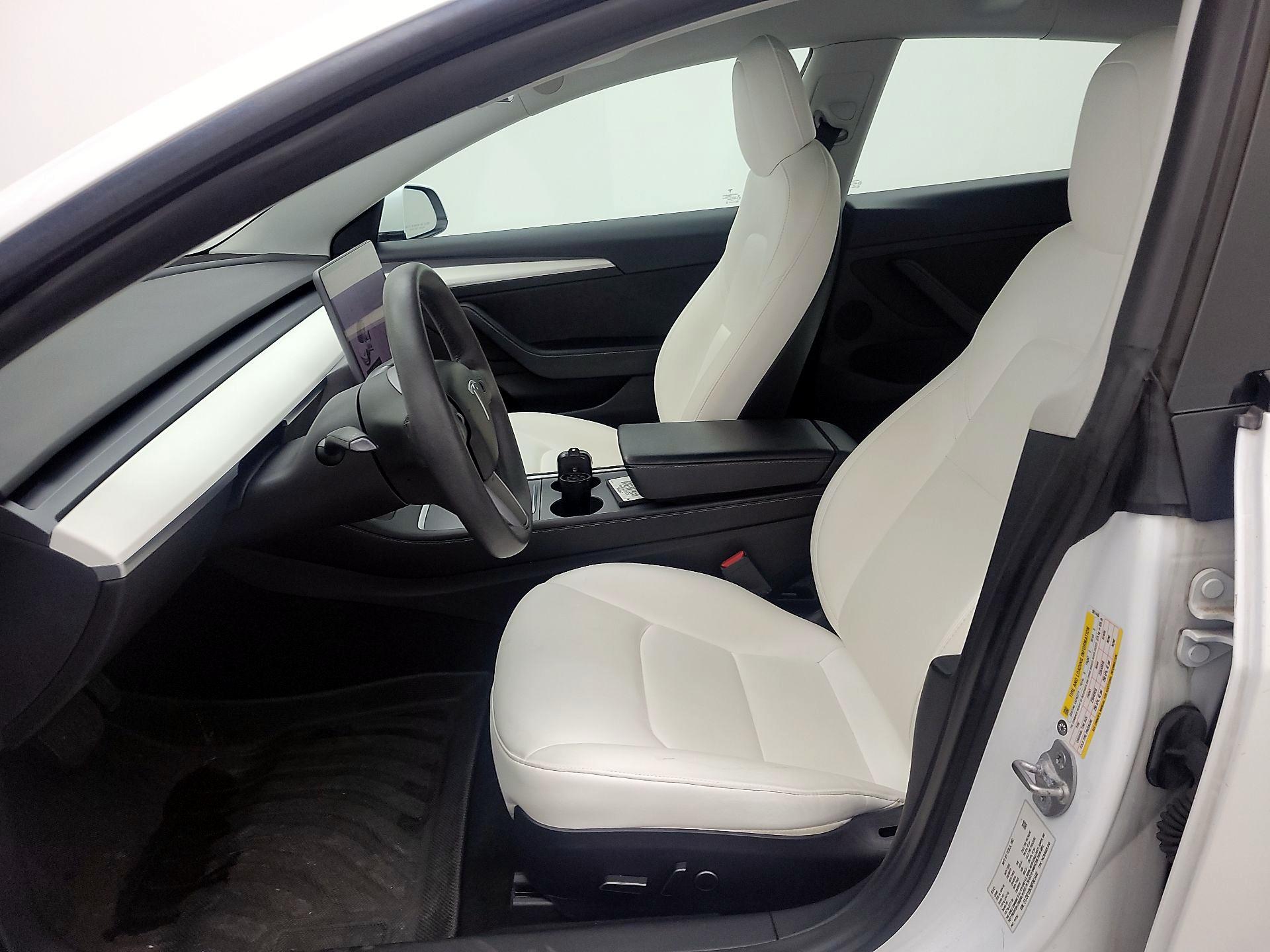 Thumbnail: 2021 Tesla Model 3 - 11