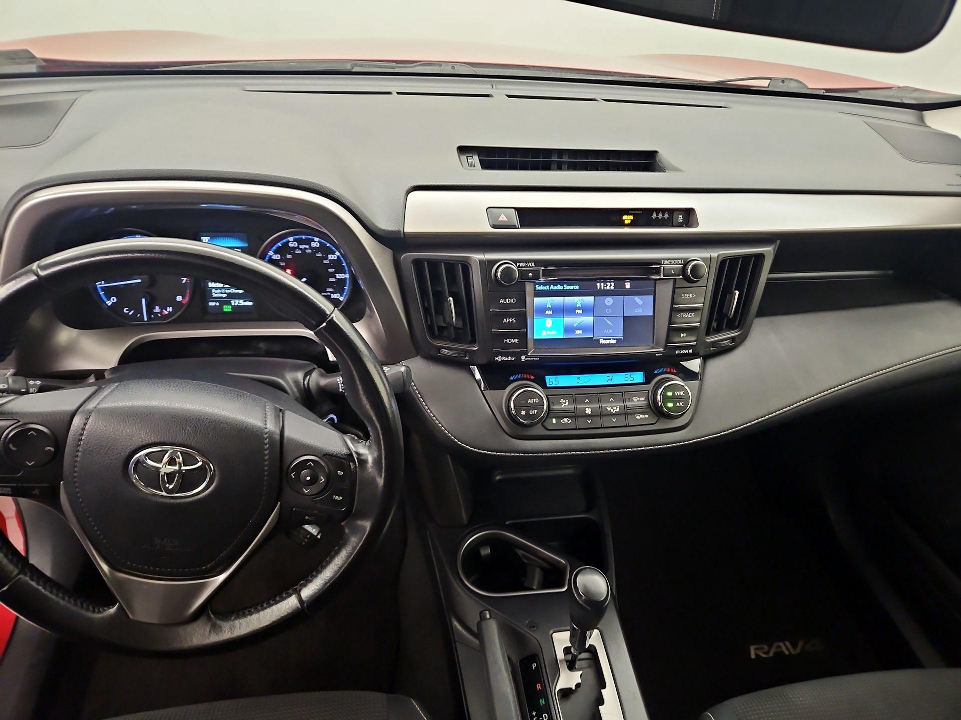 Thumbnail: 2017 Toyota RAV4 - 9